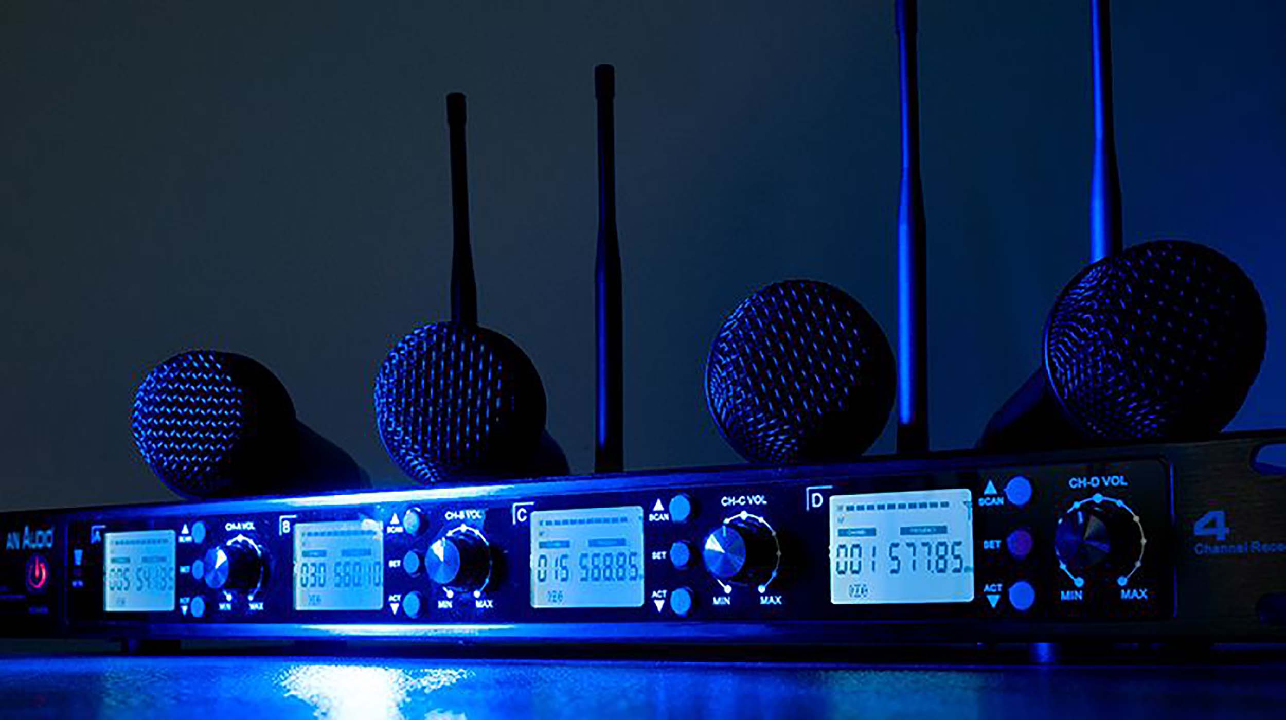 American Audio WM-419, 4-Channel Wireless UHF Handheld Microphone System by American Audio