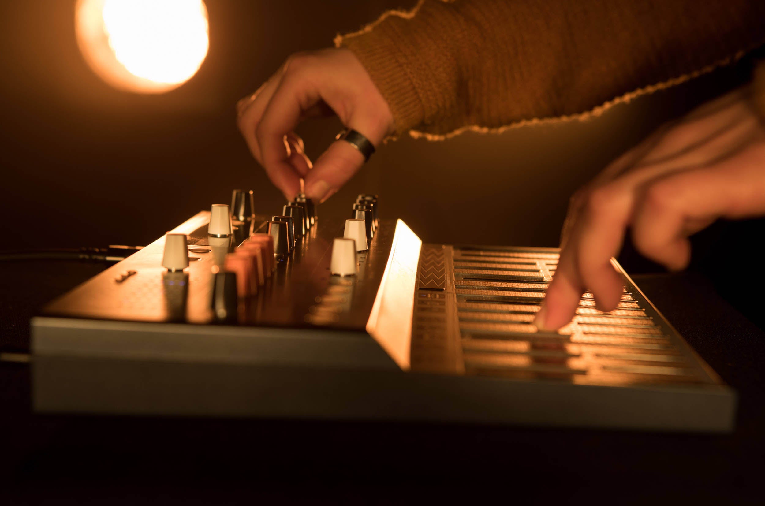 Arturia MICROFREAK Synthesizer, Hybrid Digital Analog Programmable Synthesizer by Arturia