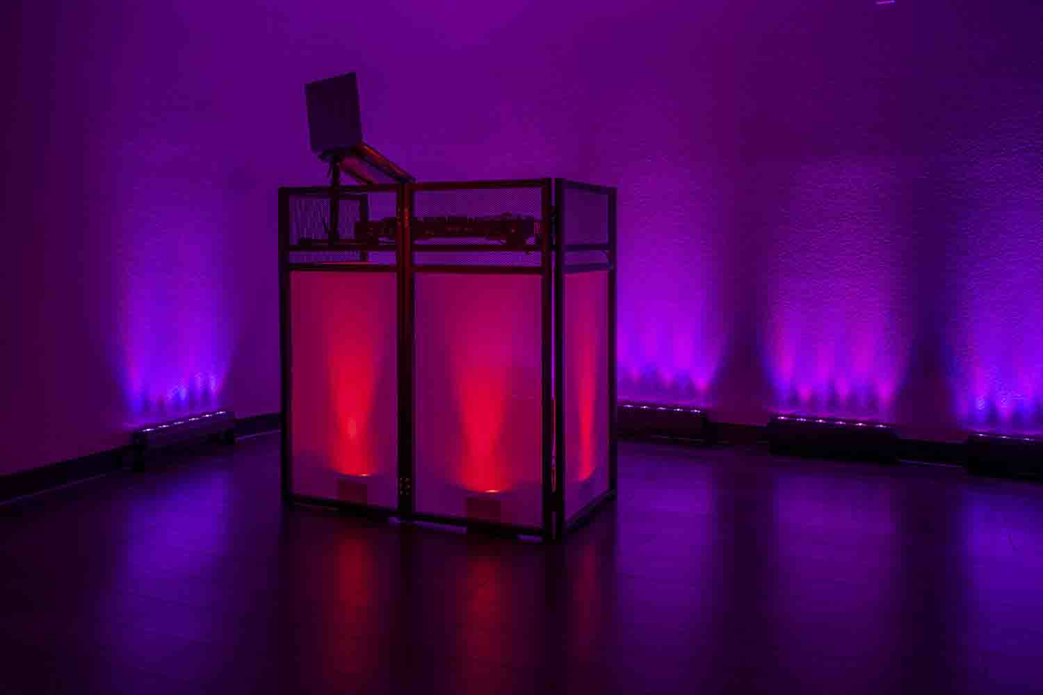 Headliner HL-30061 Huntington Portable DJ Booth by Headliner