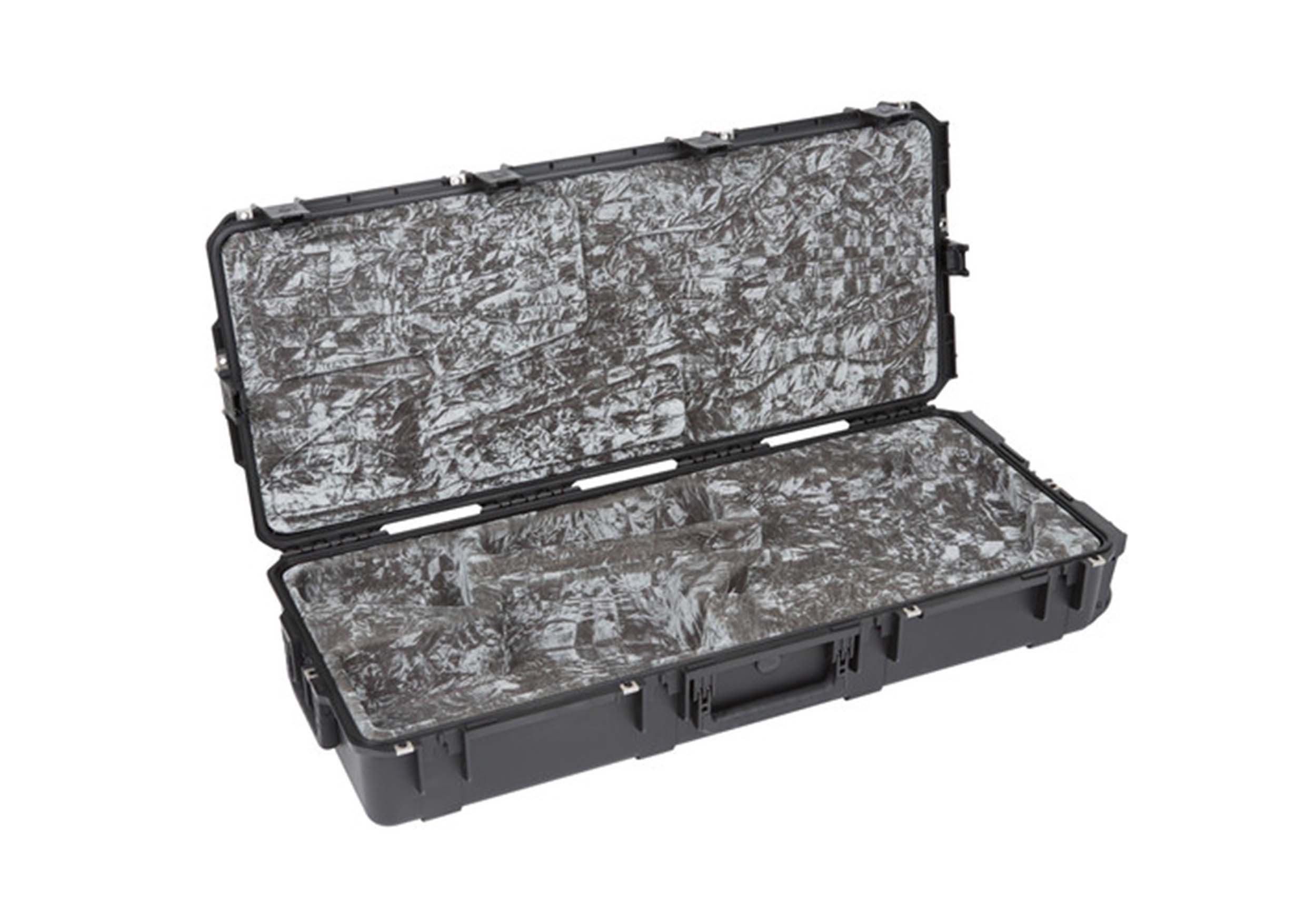 SKB Cases iSeries Waterproof Jaguar/Jazzmaster Guitar Flight Case by SKB Cases