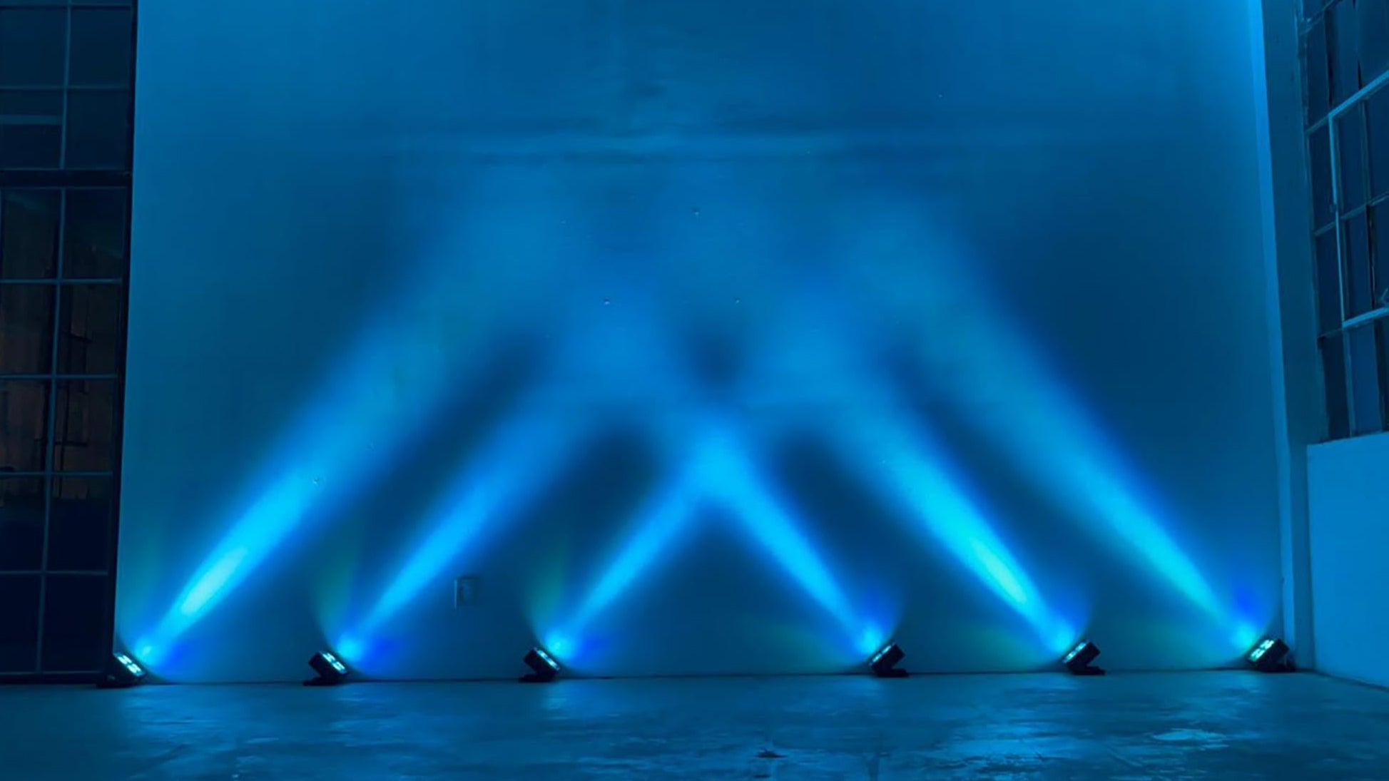 JMAZ MAD PAR 4IP IP65 60-Watt RGBWA+UV Battery Powered Wireless Outdoor UpLight Wash by JMAZ