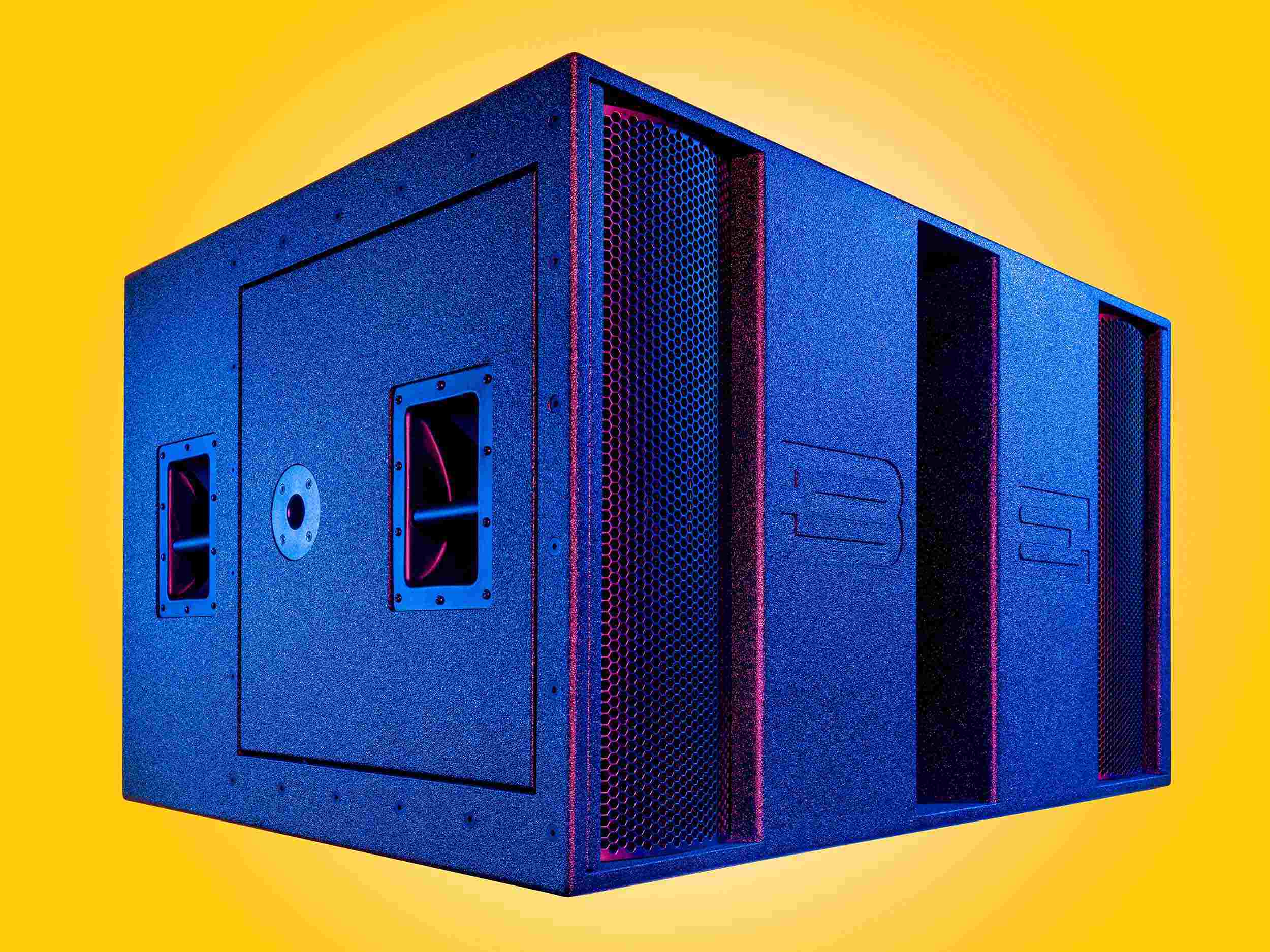 B-Stock lightly used item: BASSBOSS Makara-DBL21-MK3, Dual 21-inch Powered Subwoofer - 5000 W by BASSBOSS