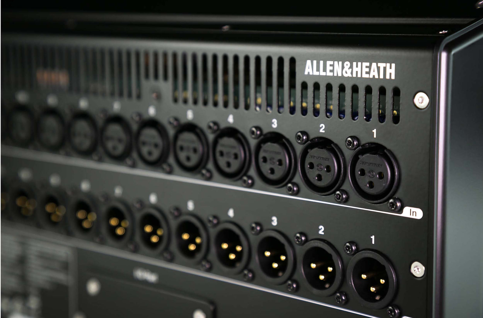 Allen & Heath SQ-5, 48-Channel Digital Mixer with 16+1 Motorized Faders by ALLEN & HEATH