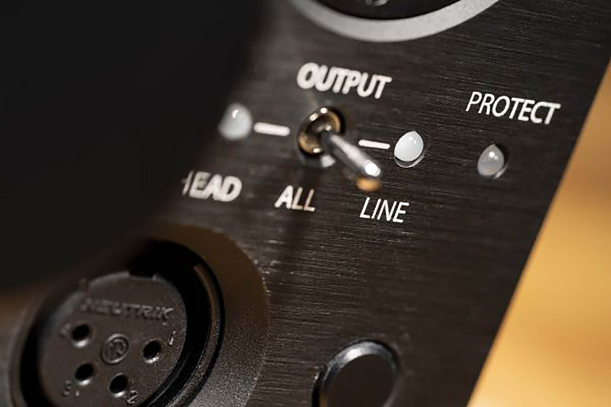 Violectric HPA-V324 Amplificateur casque véritablement symétrique - Noir