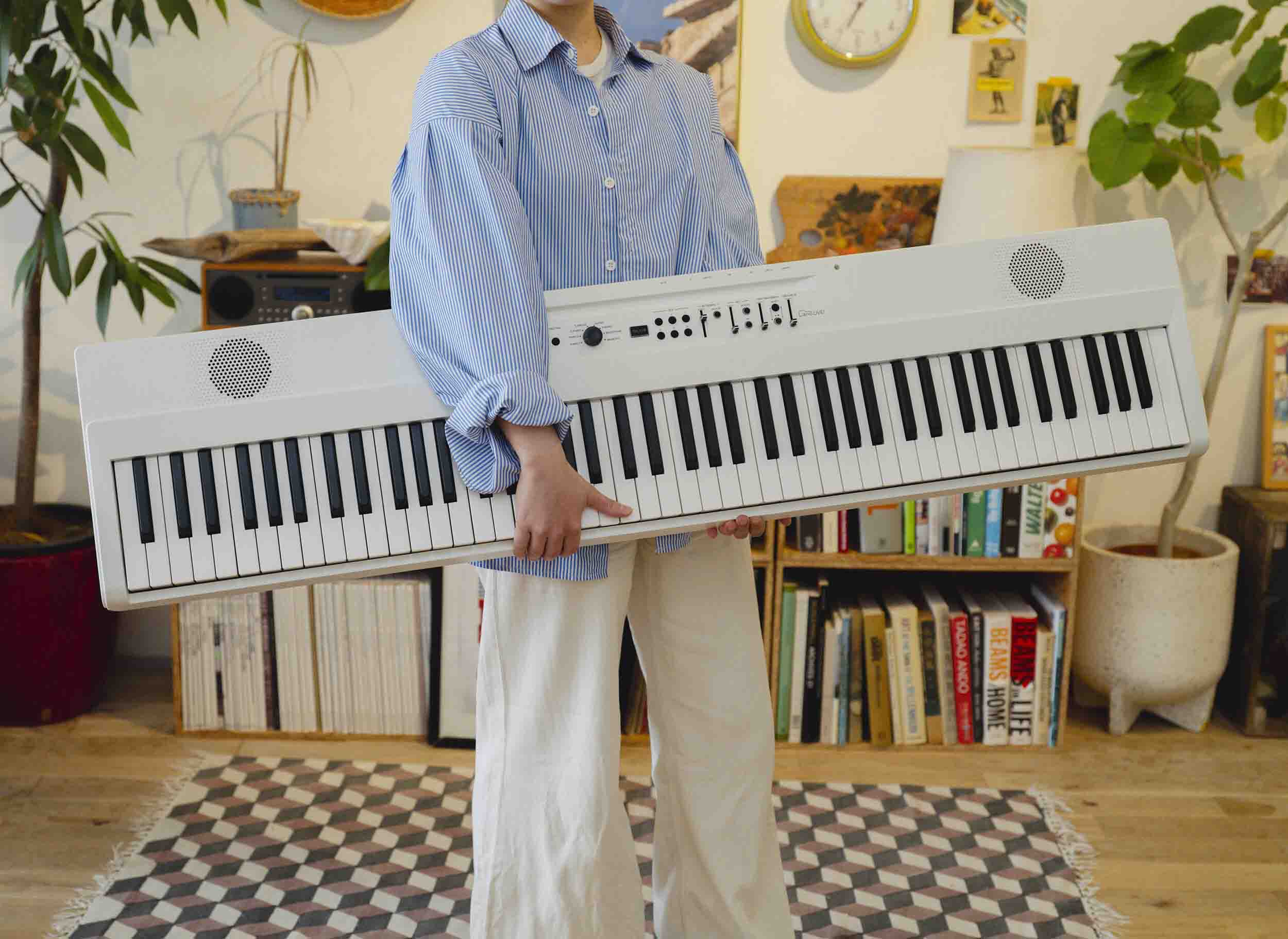 Korg L1LIVE 88-Key Digital Piano with Mic by Korg