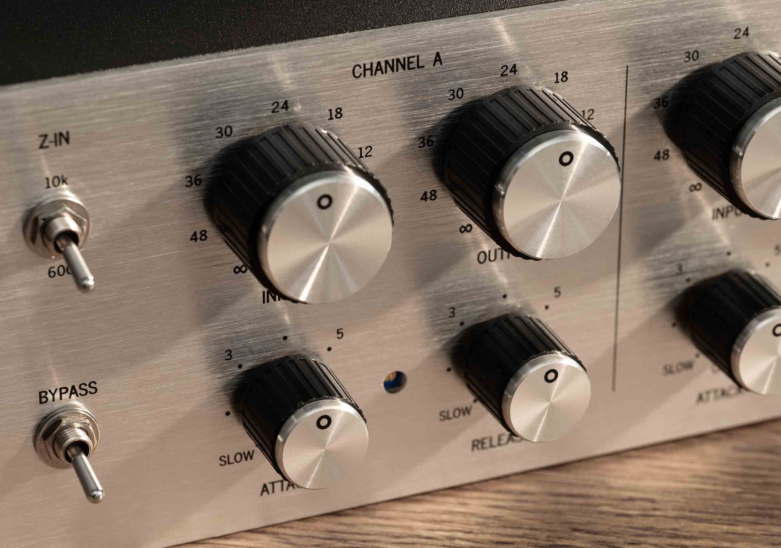 Warm Audio WA76-A2 Dual-Channel Vintage-Voiced Discrete FET Compressor by Warm Audio