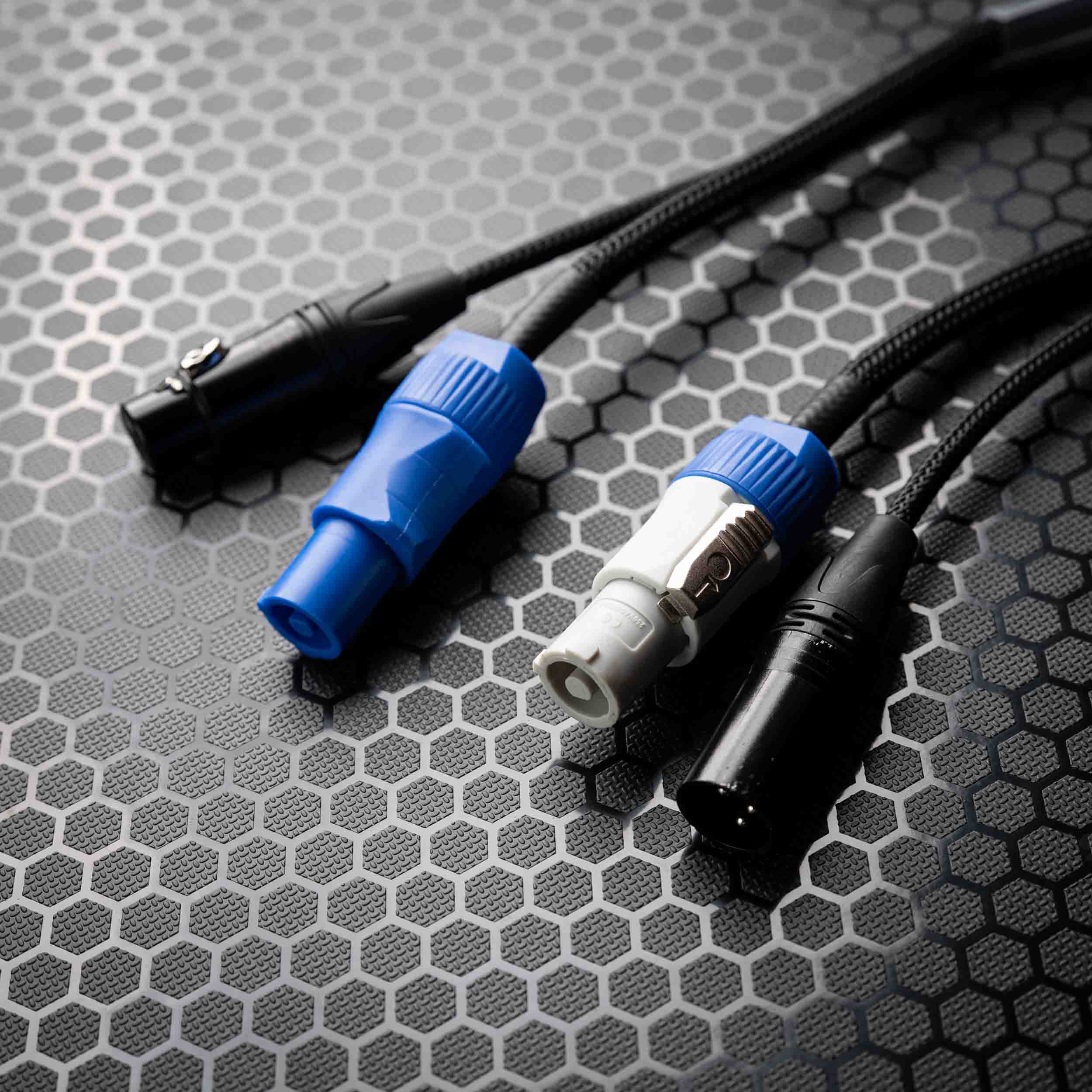 Tour Konnect T-R-XTC3 3 Ft True-1 plus + Combo Cable - Retail Packaging by Tour Konnect