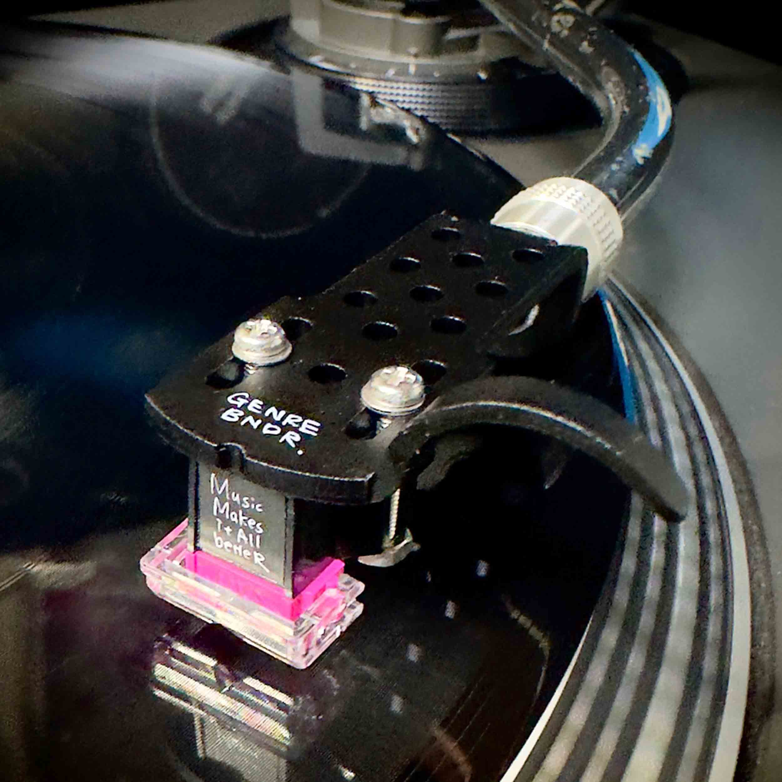 Jico J-AAC0908 Omina GENRE BNDR Better Cartridge with DVS Stylus, Mounted on Headshell