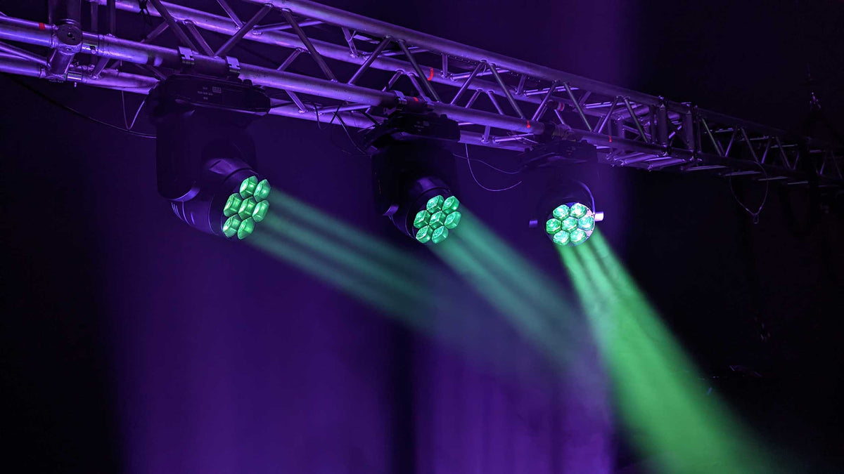 Blizzard Lighting Stiletto Ray-Z 7x40W OSRAM Ostar 4-in-1 RGBW Moving Head
