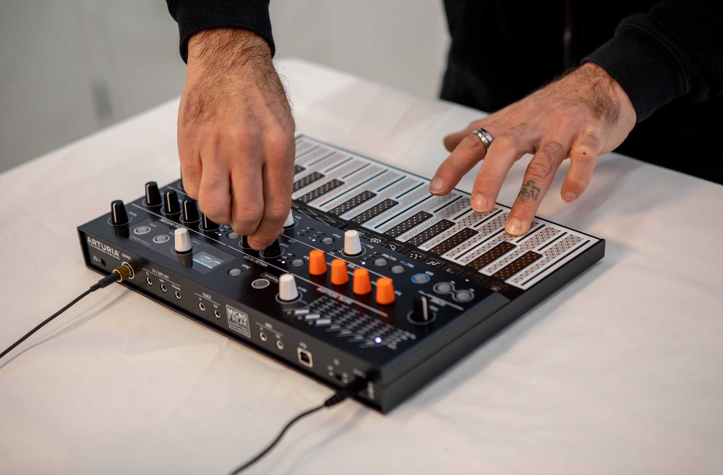 Arturia MICROFREAK Synthesizer, Hybrid Digital Analog Programmable Synthesizer by Arturia