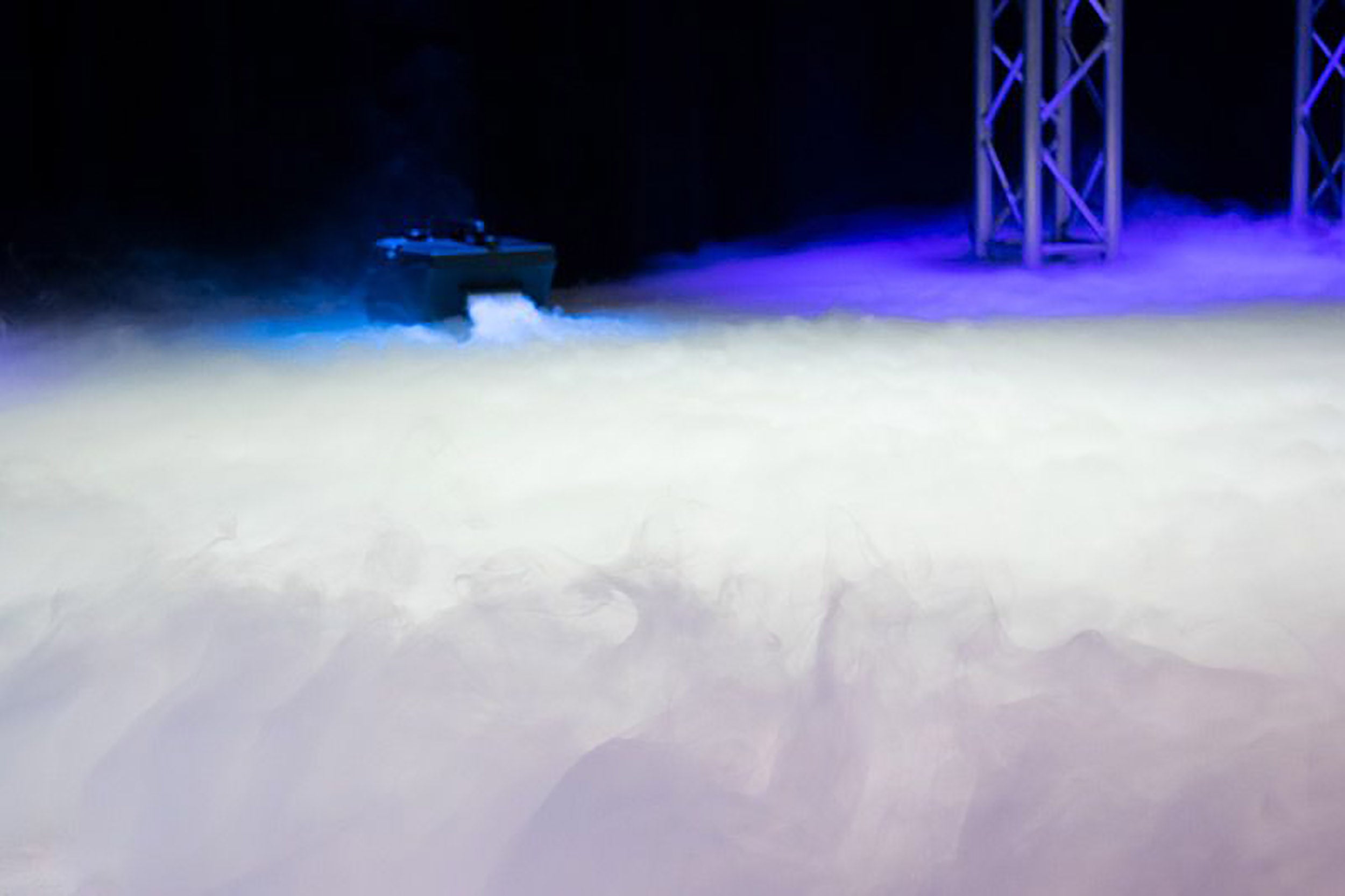 ADJ Entour Chill, Low-Lying Fog Machine with Wired Digital Communication Network - 800 Watt by ADJ