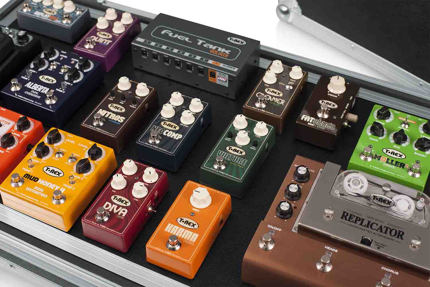 Gator Cases G-TOUR PEDALBOARD-XLGW Extra Large Tour Grade Pedal Board and Flight Case for 20-25 Pedals with Wheels by Gator Cases