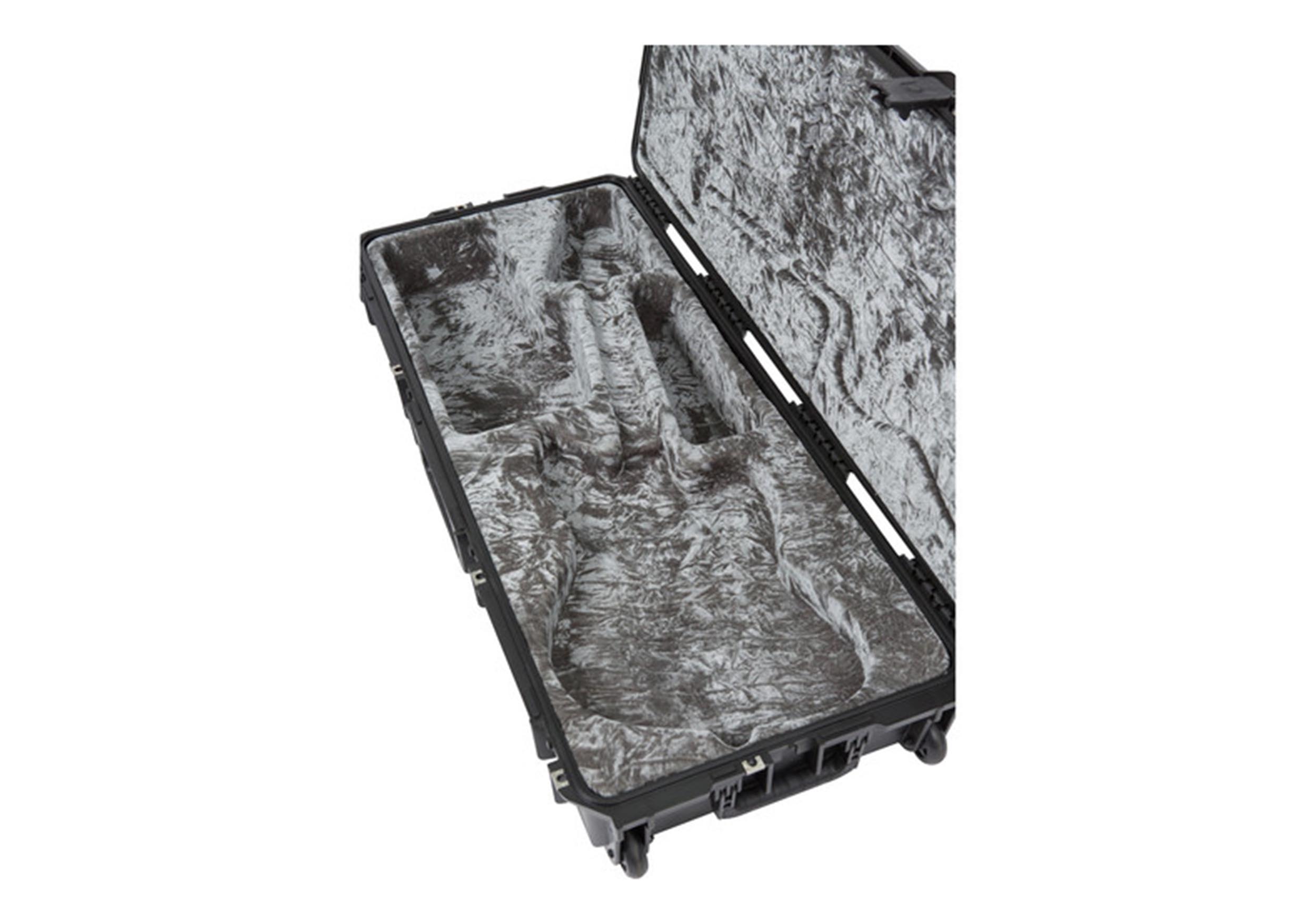 SKB Cases iSeries Waterproof Jaguar/Jazzmaster Guitar Flight Case by SKB Cases