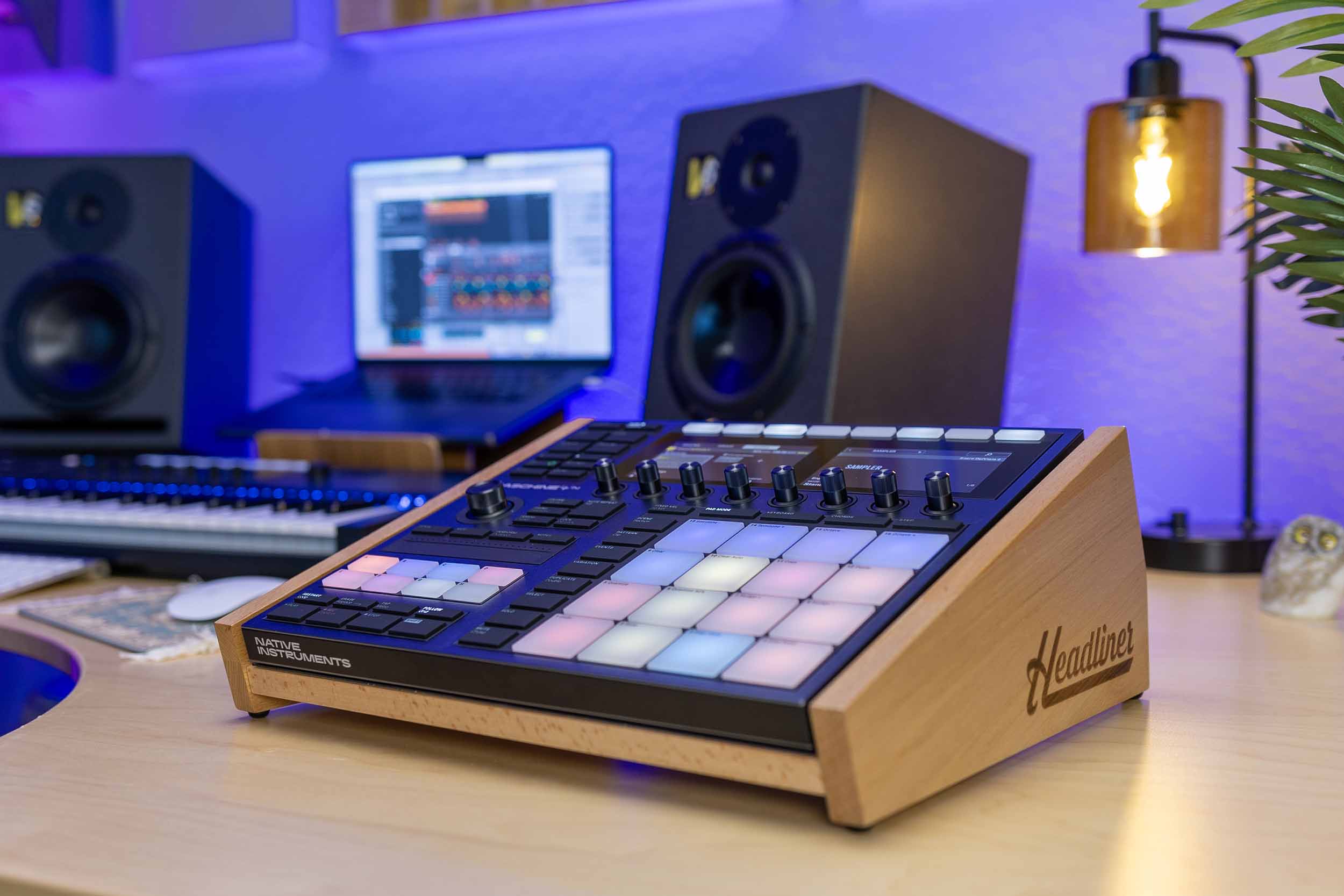 Headliner HL23040, Catalina Stand for NI Maschine MK3 and Maschine+ by Headliner