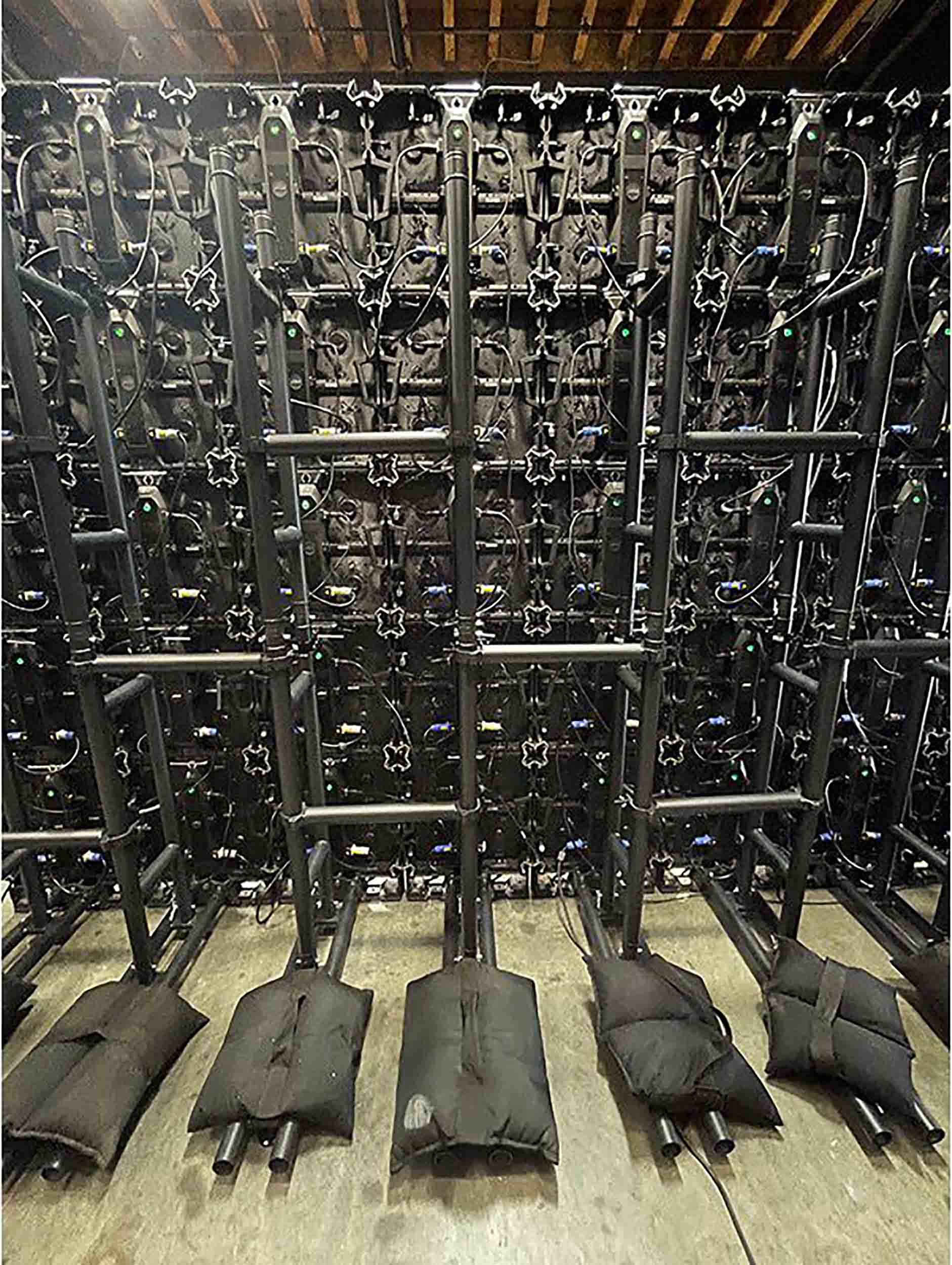 ADJ VS3IPGSCSB, Clamp Support Bar for VS3IP LED Video Panels by ADJ