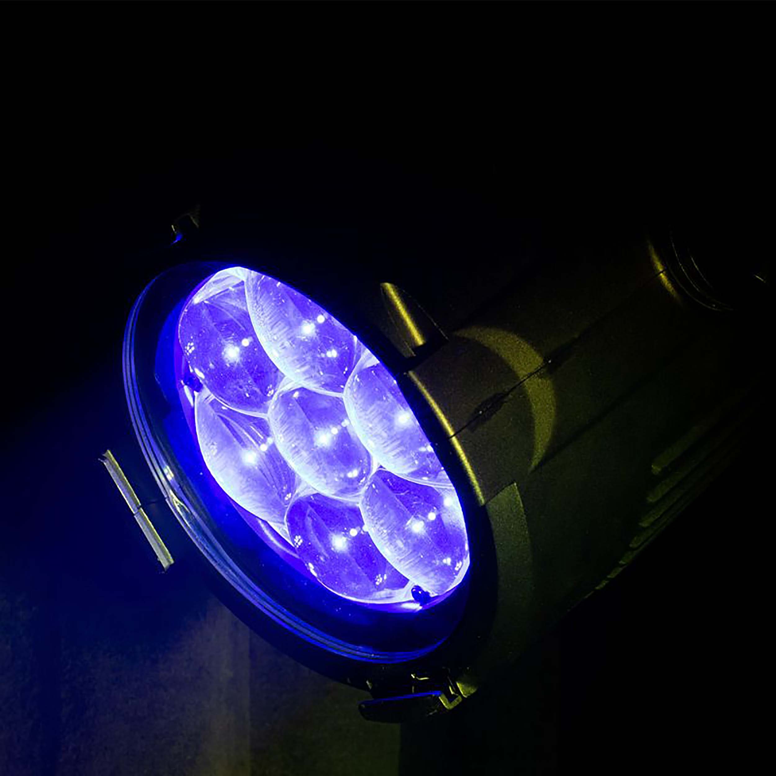 ADJ Encore Z7LP, Versatile LED Par Fixture with Motorized Zoom and Variable Beam Angle by ADJ