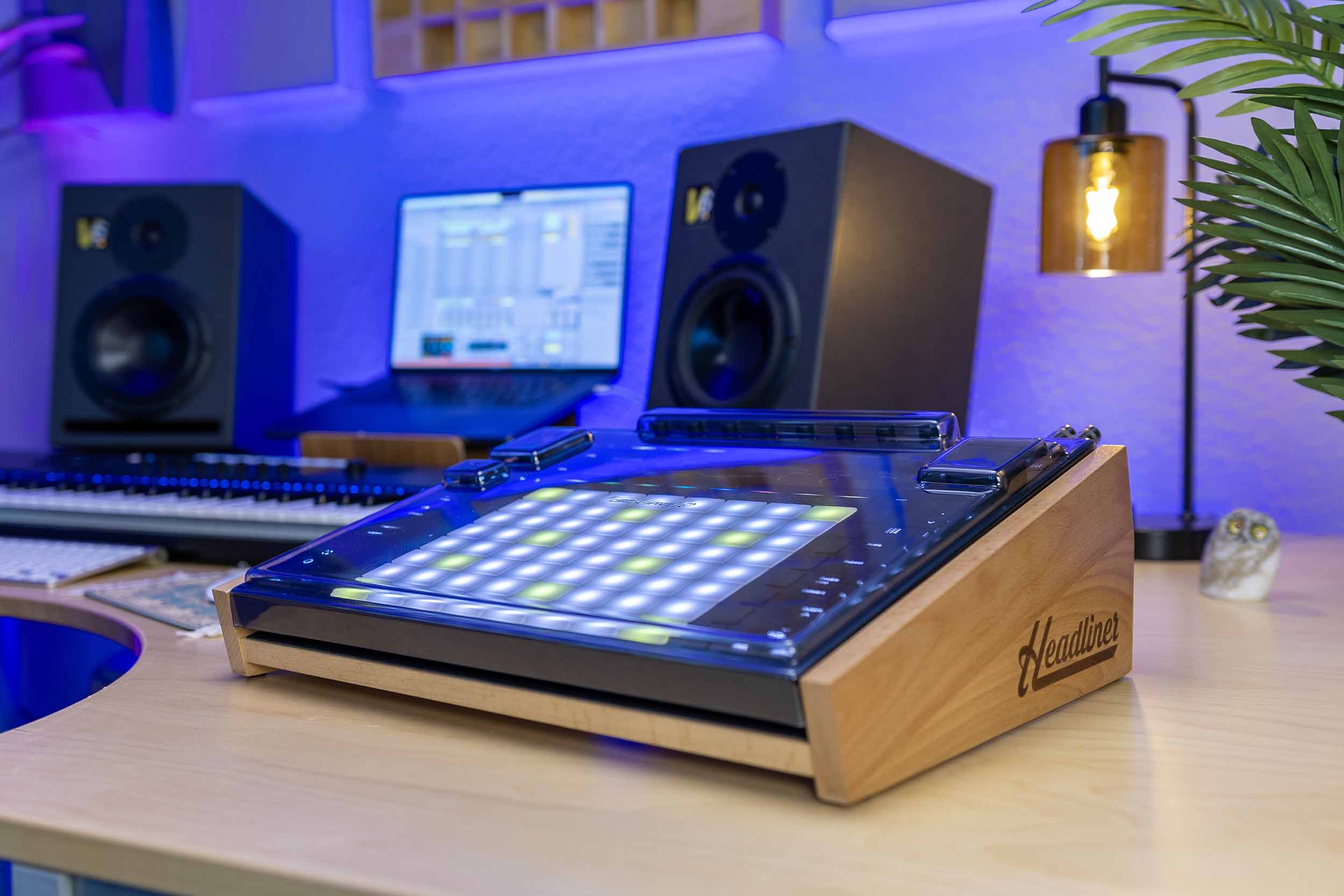 Headliner HL23000, Catalina Stand for Ableton Push 3 and Push 2 by Headliner