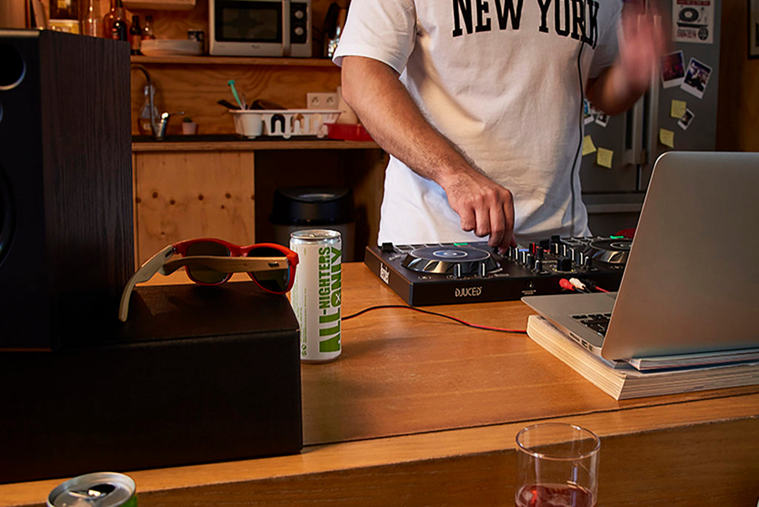 B-Stock: Hercules DJ Control Inpulse 300 DJ Controller - Hollywood DJ