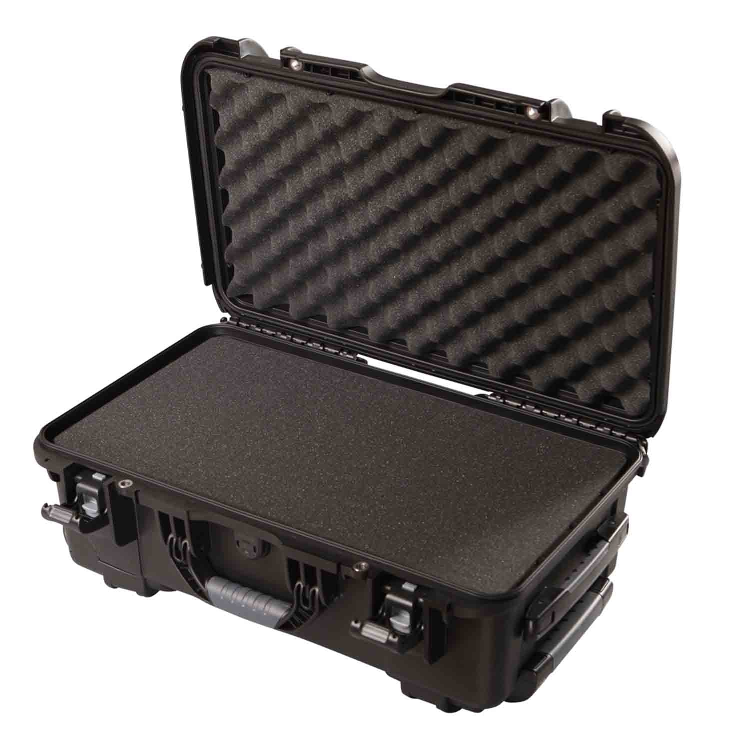 Gator Cases GU-2011-07-WPDF Waterproof Injection Molded Case with Pullout Handle and Inline Wheels - Hollywood DJ