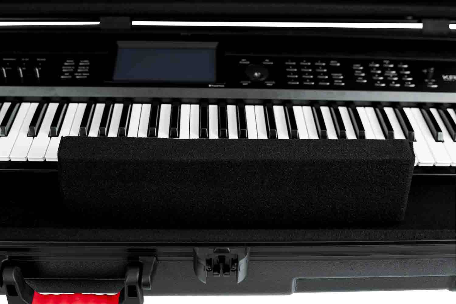 Gator Cases GTSA-KEY76 Keyboard Case for 76-note Keyboards with Wheels - Hollywood DJ