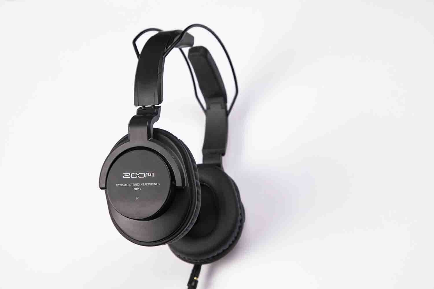 Zoom ZHP-1 Professional Closed-Back Headphones - Hollywood DJ