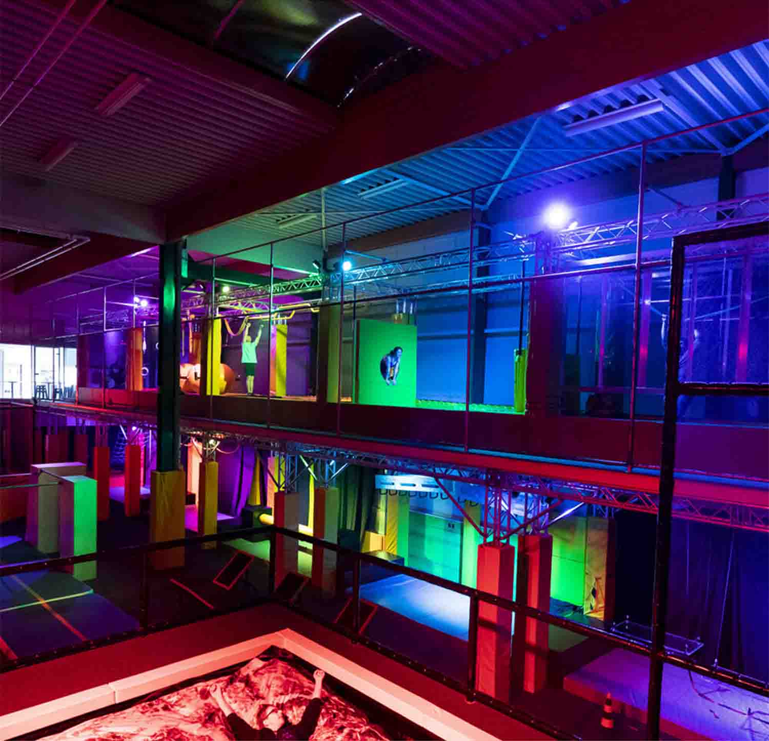 Chauvet DJ SLIMPARQ6ILS Low-Profile, High-Output Quad-Color (RGBA) LED SlimPar with ILS Compatibility - Hollywood DJ
