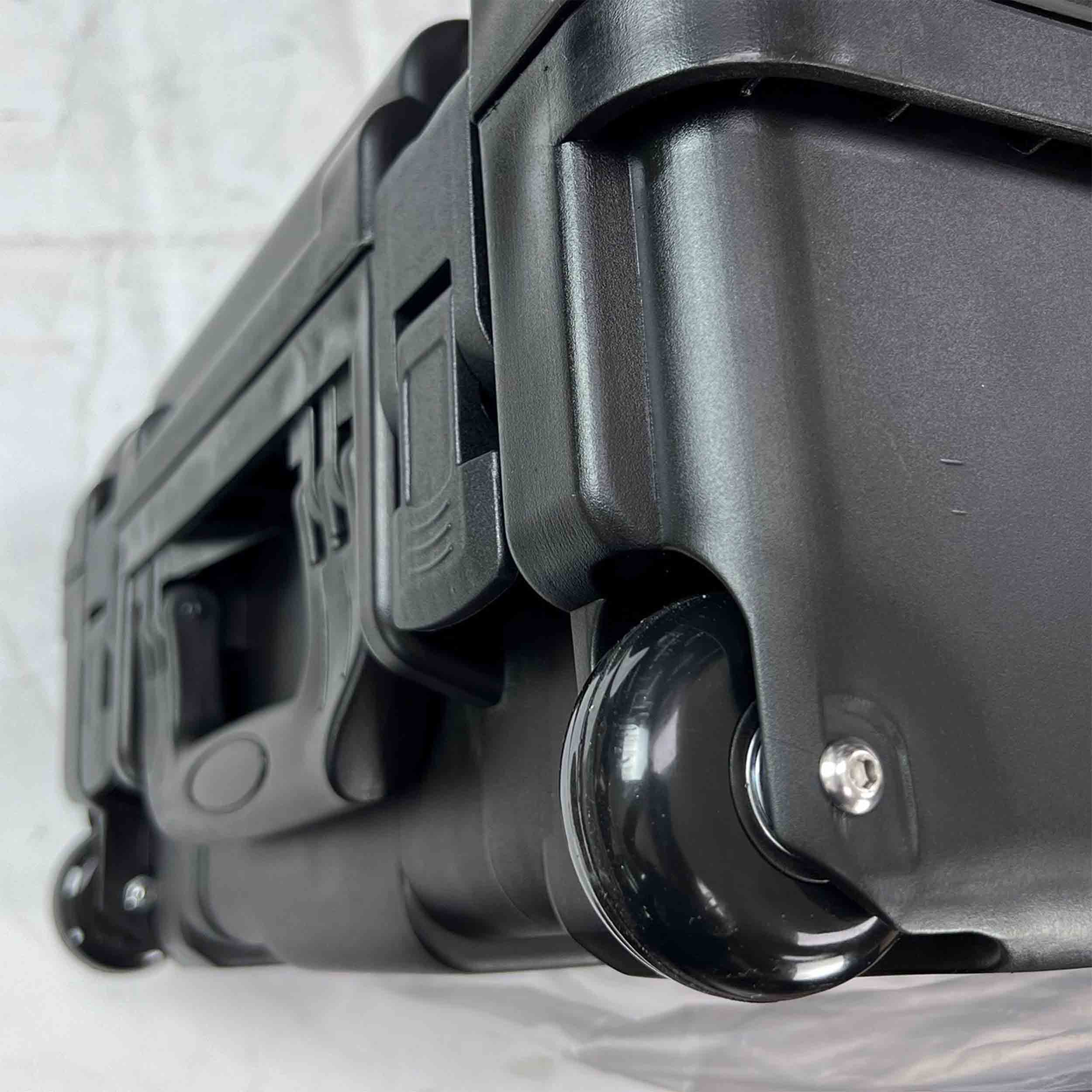 Odyssey VU601707WNF, Bottom Interior Injection-Molded Utility Case with Wheels Odyssey