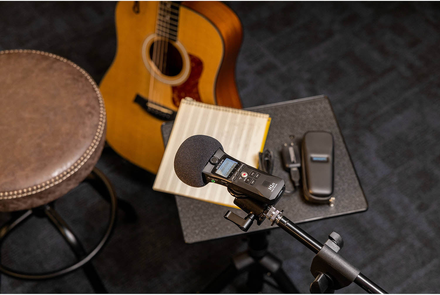 Zoom H1N-VP Portable Handy Recorder with Windscreen - Hollywood DJ