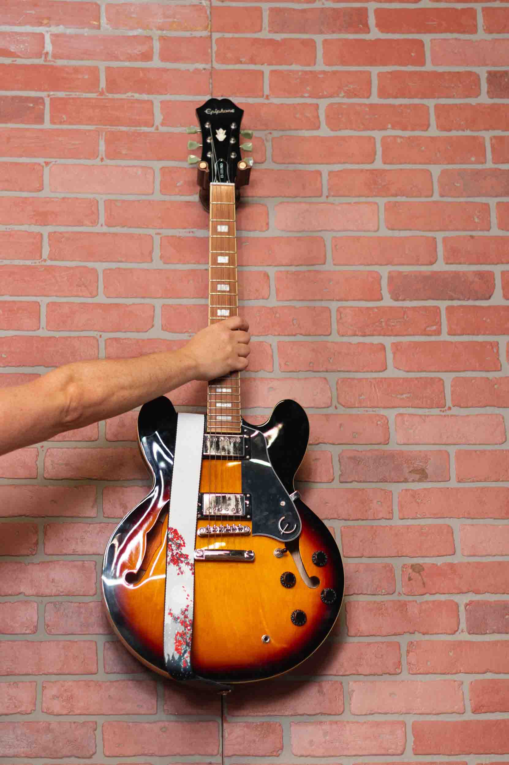 Levy's Leathers MPD2-116 2” Wide Polyester Guitar Strap with Cherry Blossoms and Snow Motif - Hollywood DJ