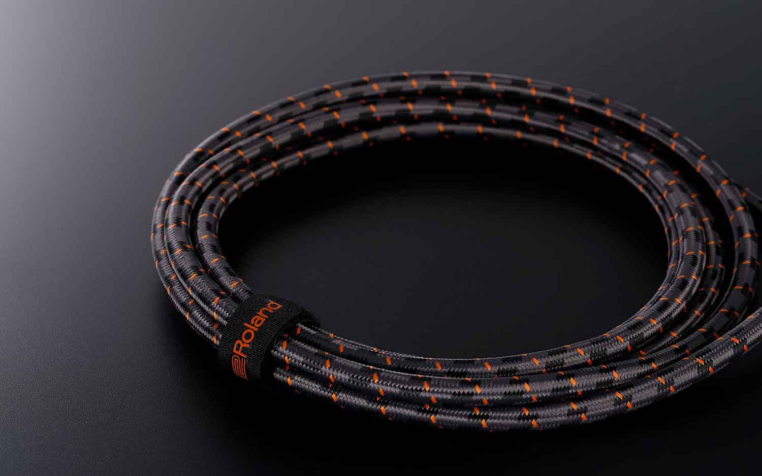 Roland RIC-G5A Instrument Cable, Straight to Right-angle 1/4-Inch Connectors - 5 Feet - Hollywood DJ