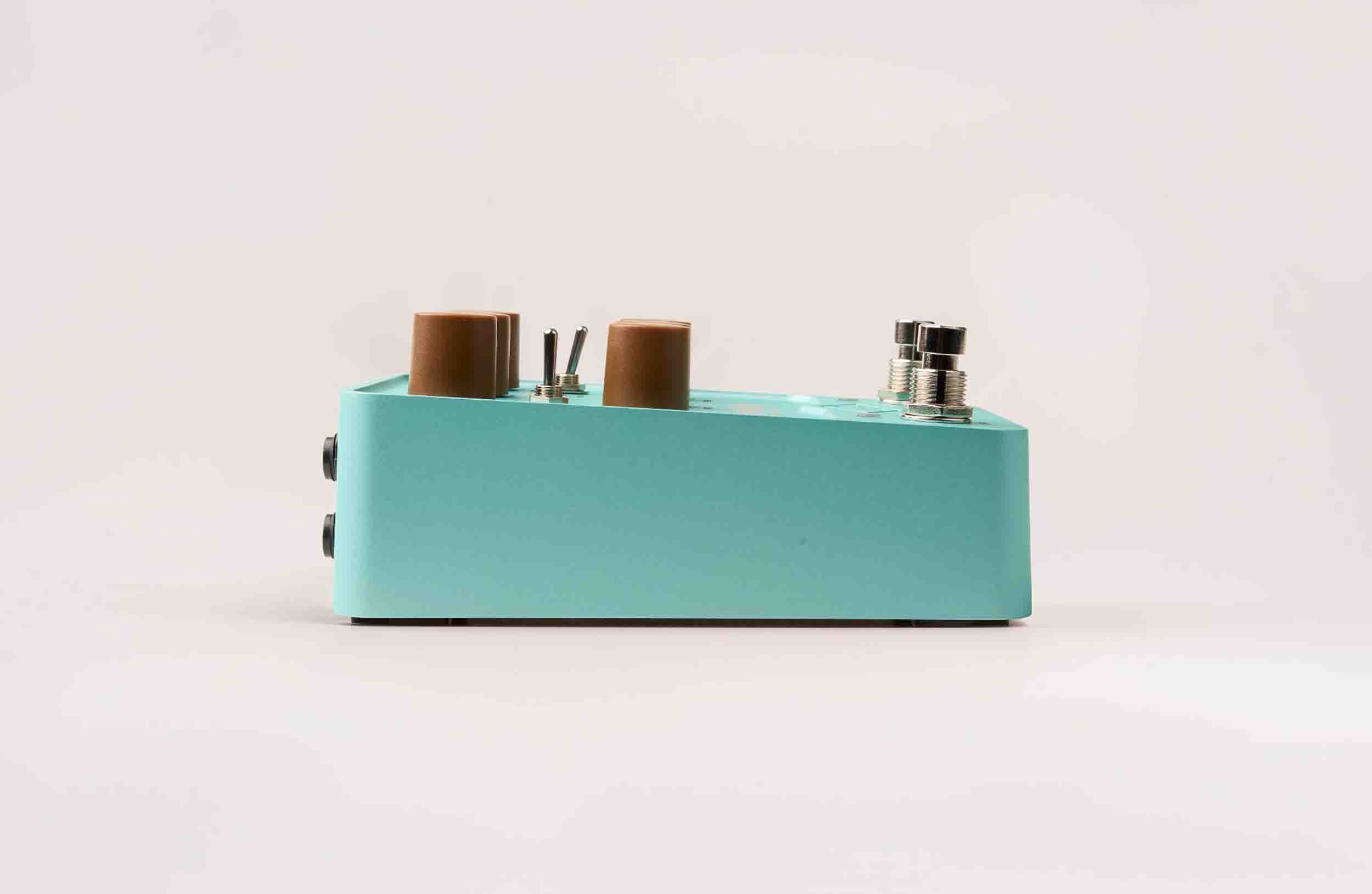 Universal Audio Del-Verb Ambience Companion Reverb and Delay Pedal - Hollywood DJ