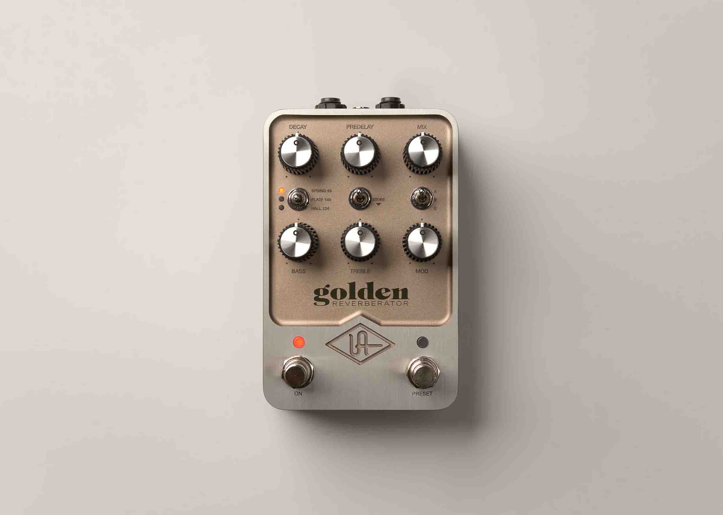 Universal Audio GOLDEN Reverberator Stereo Effects Pedal - Hollywood DJ