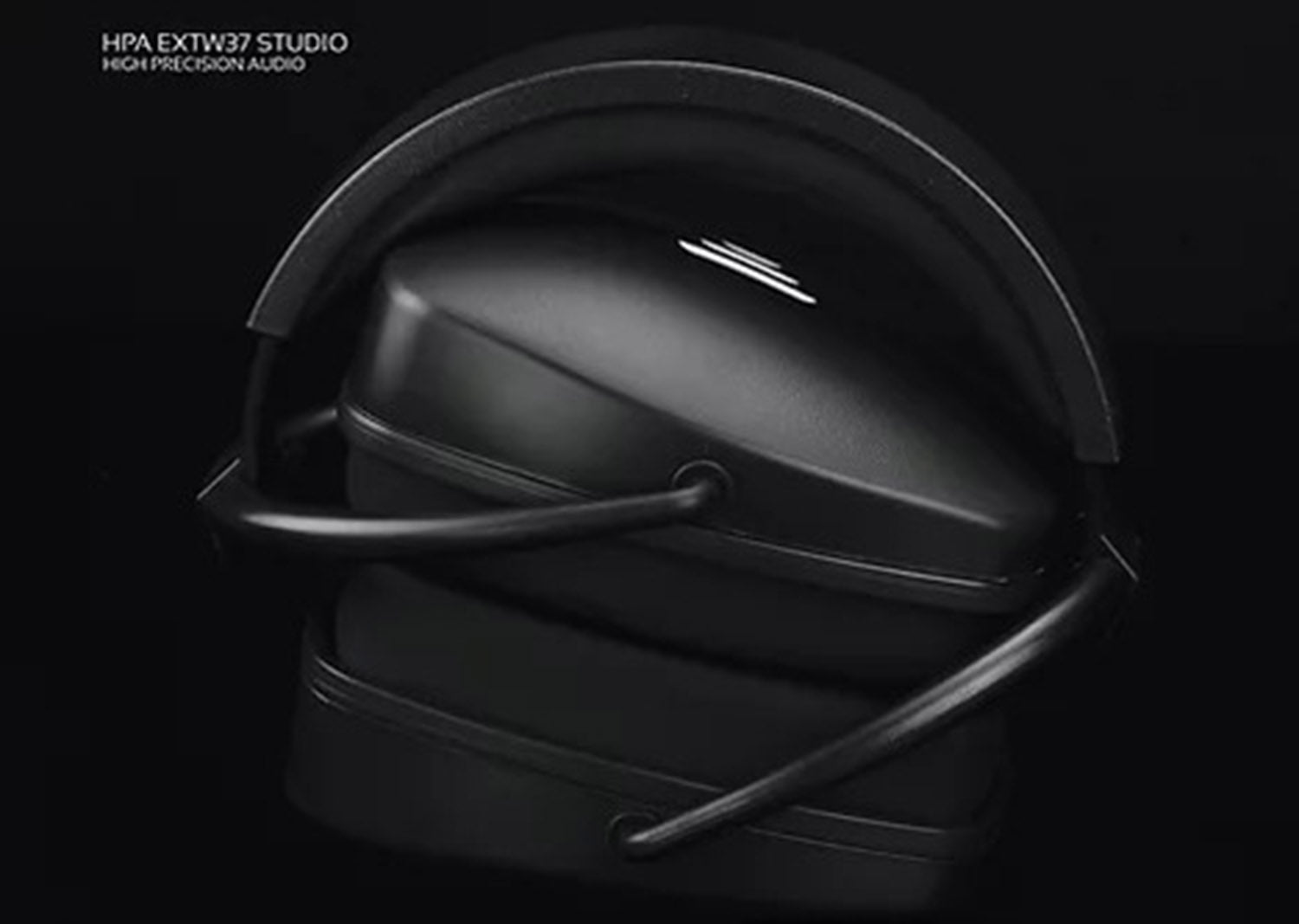 B-Stock: Direct Sound EXTW37 PRO Professional Studio Isolation Headphone with Microphone - Hollywood DJ