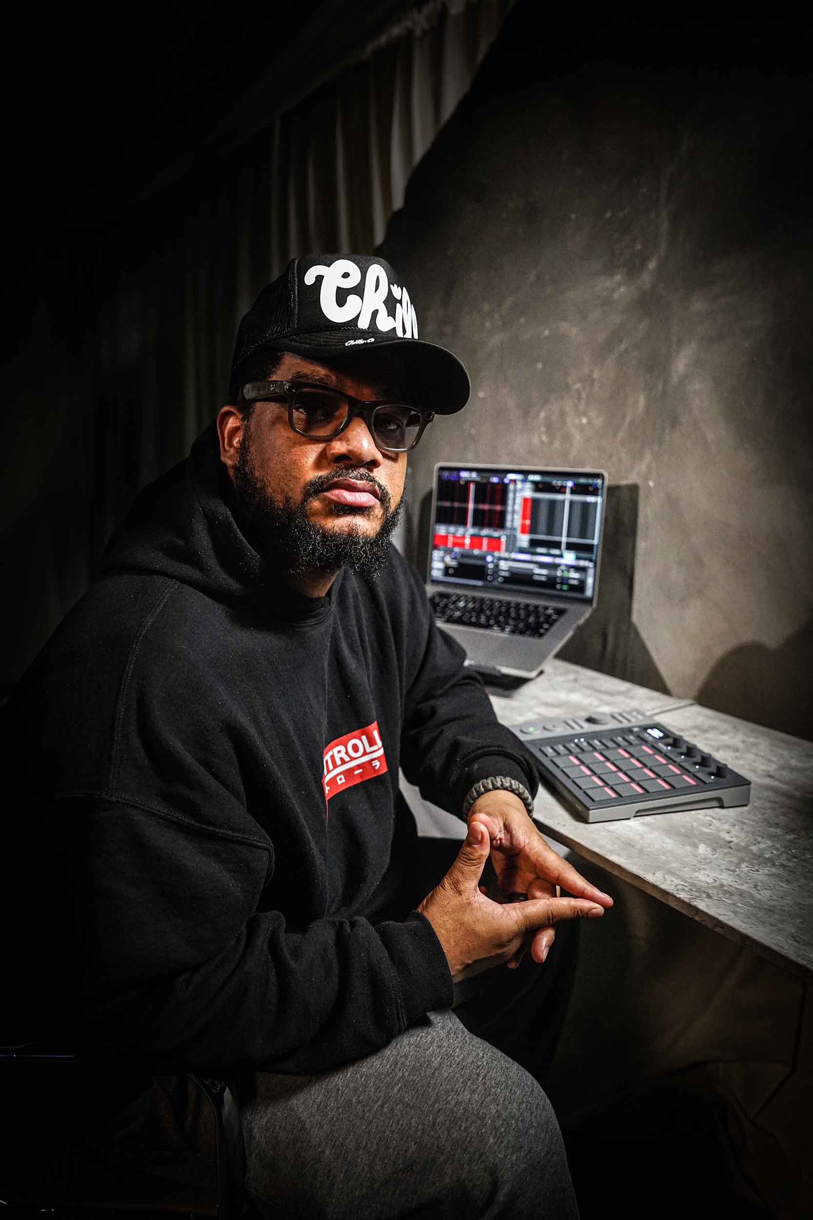 AlphaTheta SLAB MIDI Pad Controller for Serato Studio