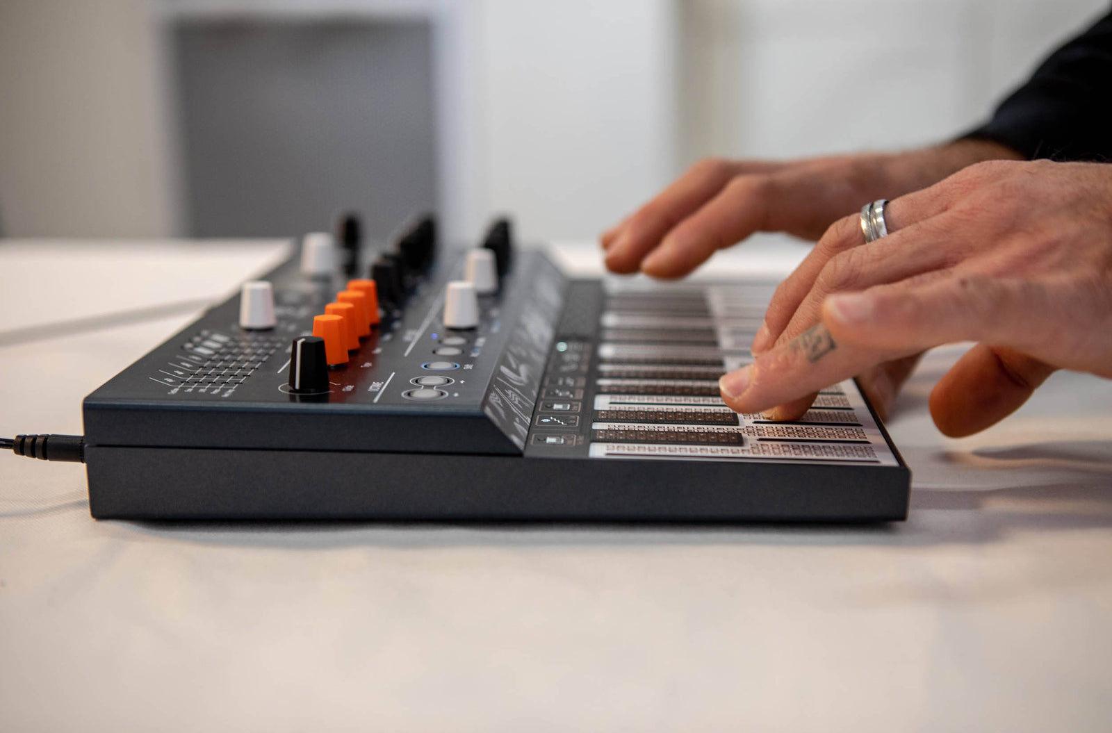 Arturia MICROFREAK Synthesizer, Hybrid Digital Analog Programmable Synthesizer by Arturia