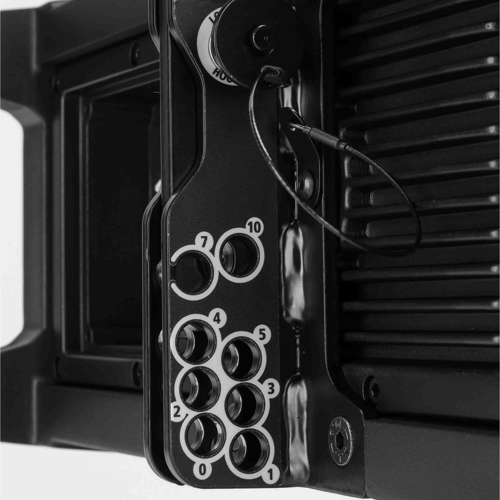 Open Box: RCF HDL6-A, 1400W Dual 6" Active Line Array Module - Black by RCF