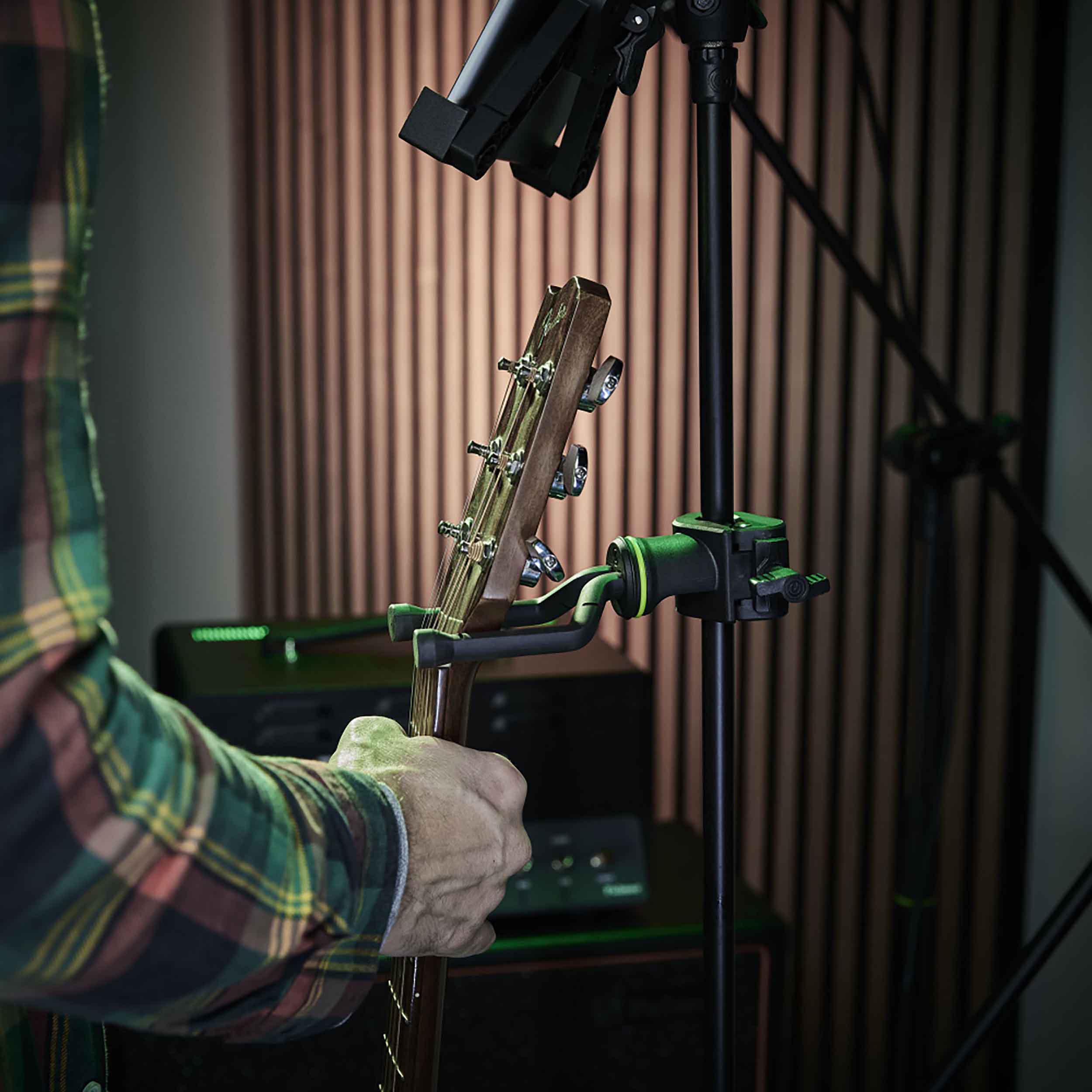 Gravity GS MS 08 Traveler Guitar Holder for Mic and Speaker Stands by Gravity