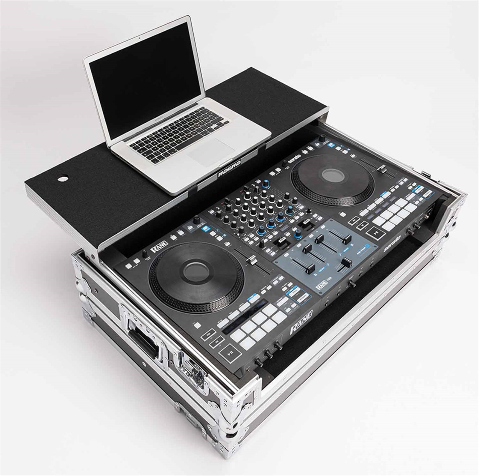 B-Stock: MAGMA MGA41026 DJ-Controller Workstation Rane Four and Performer W/ Wheels by Magma