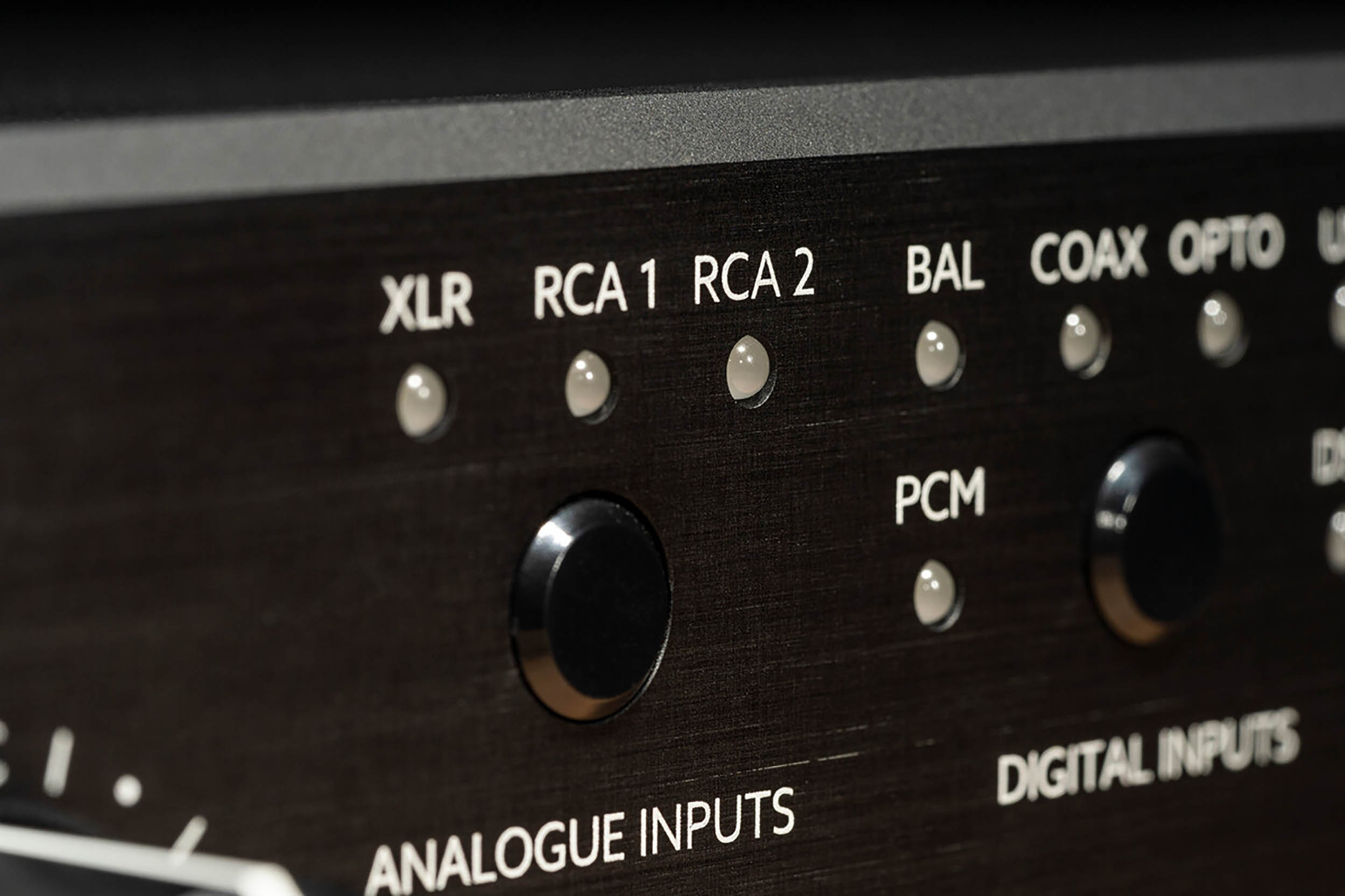 Violectric DHA-V5902PRO Headphone Amplifier, Preamp and DAC by Violectric