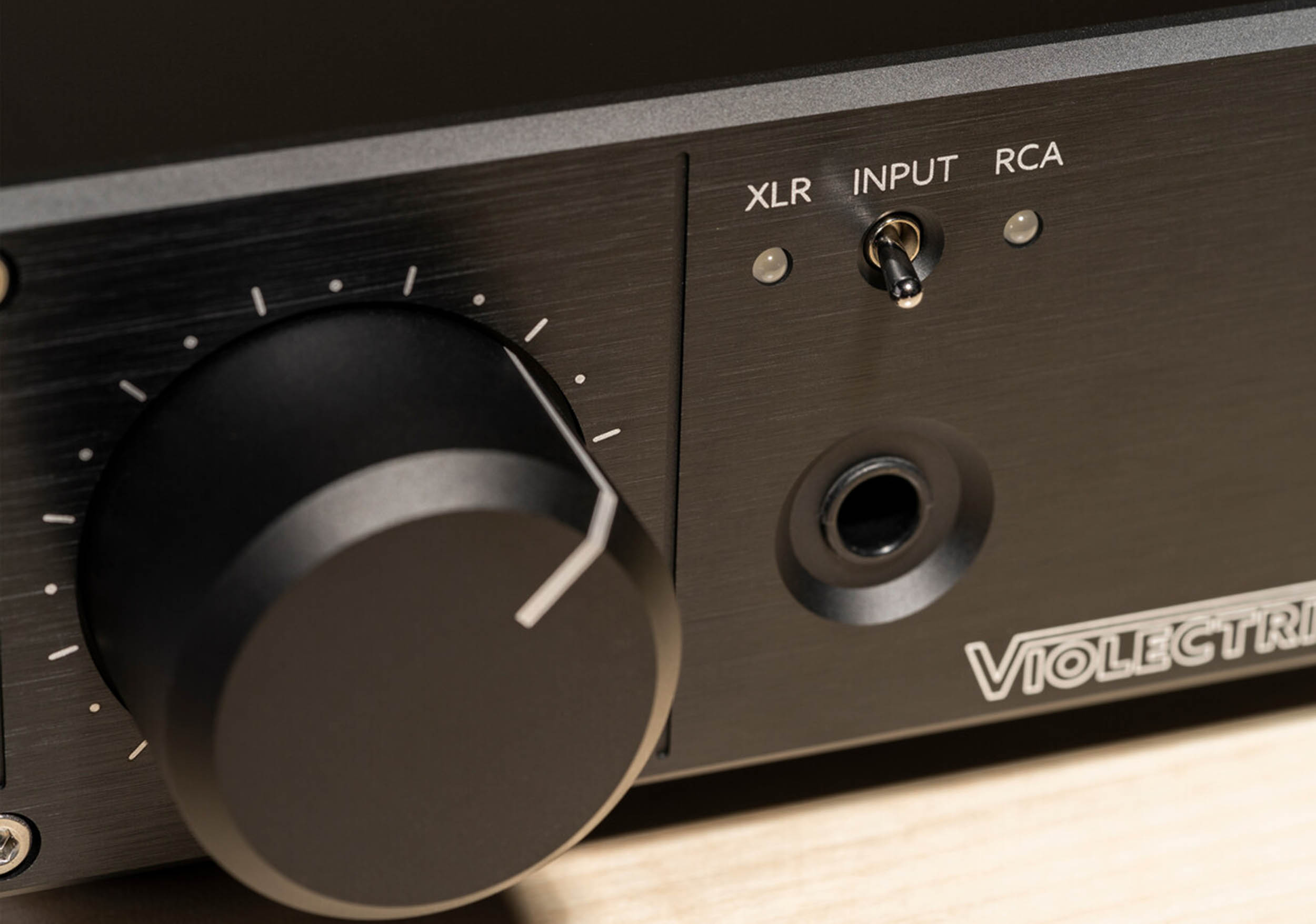 Violectric HPA-V202 Headphone Amplifier by Violectric