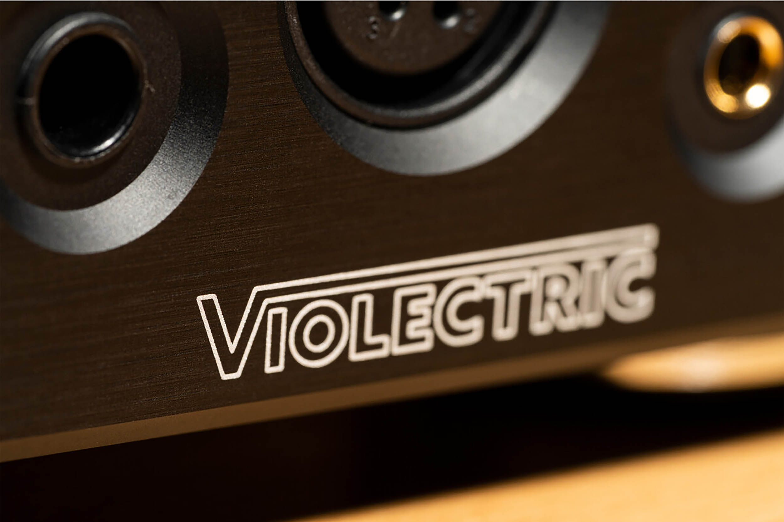 Violectric HPA-V222 Headphone Amplifier by Violectric