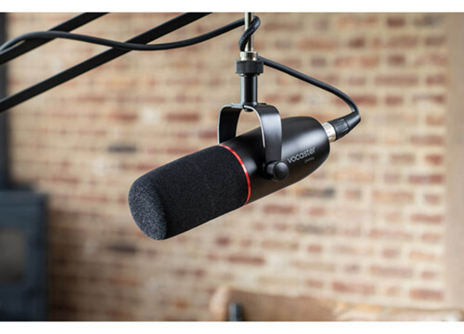Focusrite Vocaster-DM14V Dynamic Microphone by Focusrite