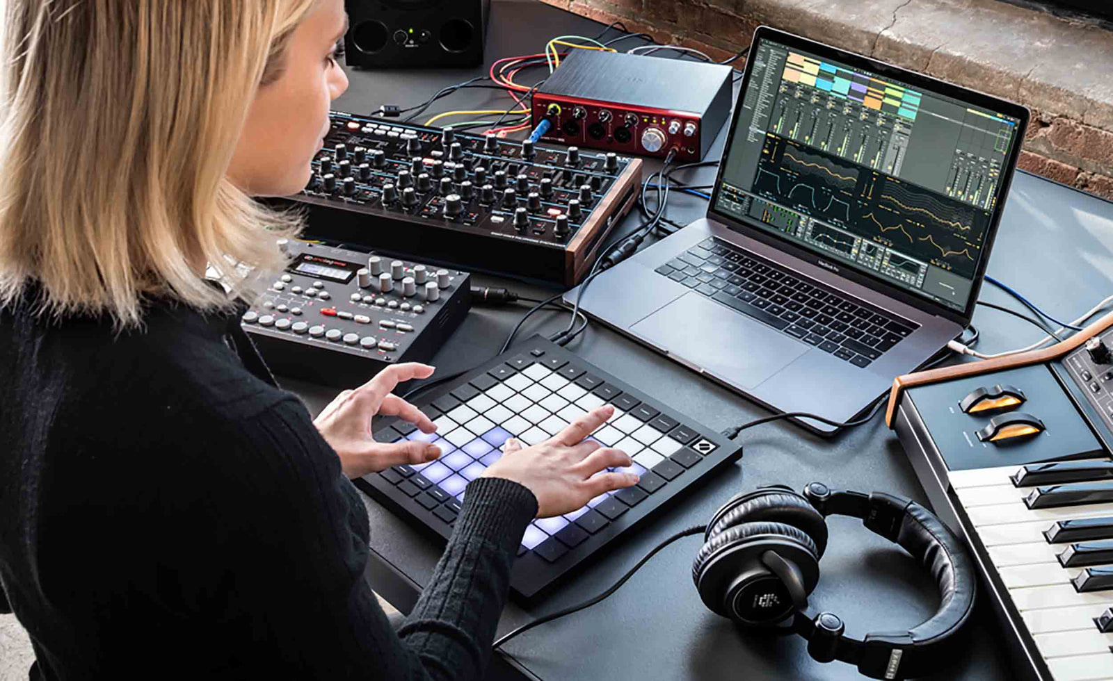 Novation LAUNCHPAD-PRO MIDI Controller and Grid Instrument by Novation
