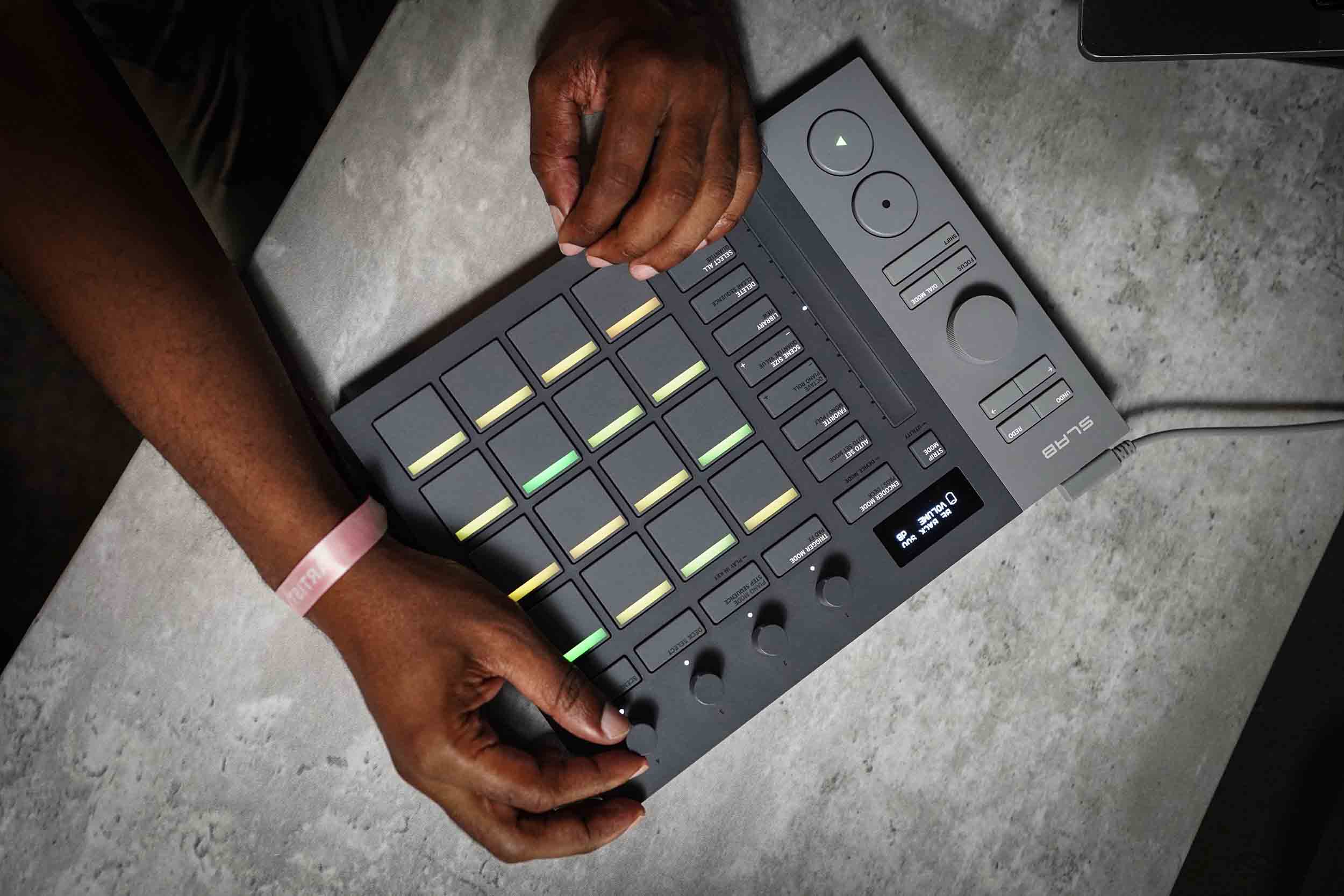 AlphaTheta SLAB MIDI Pad Controller for Serato Studio