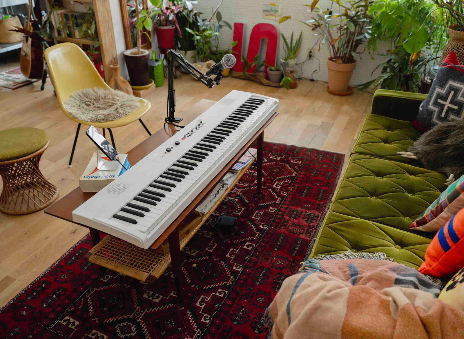 Korg L1LIVE 88-Key Digital Piano with Mic by Korg