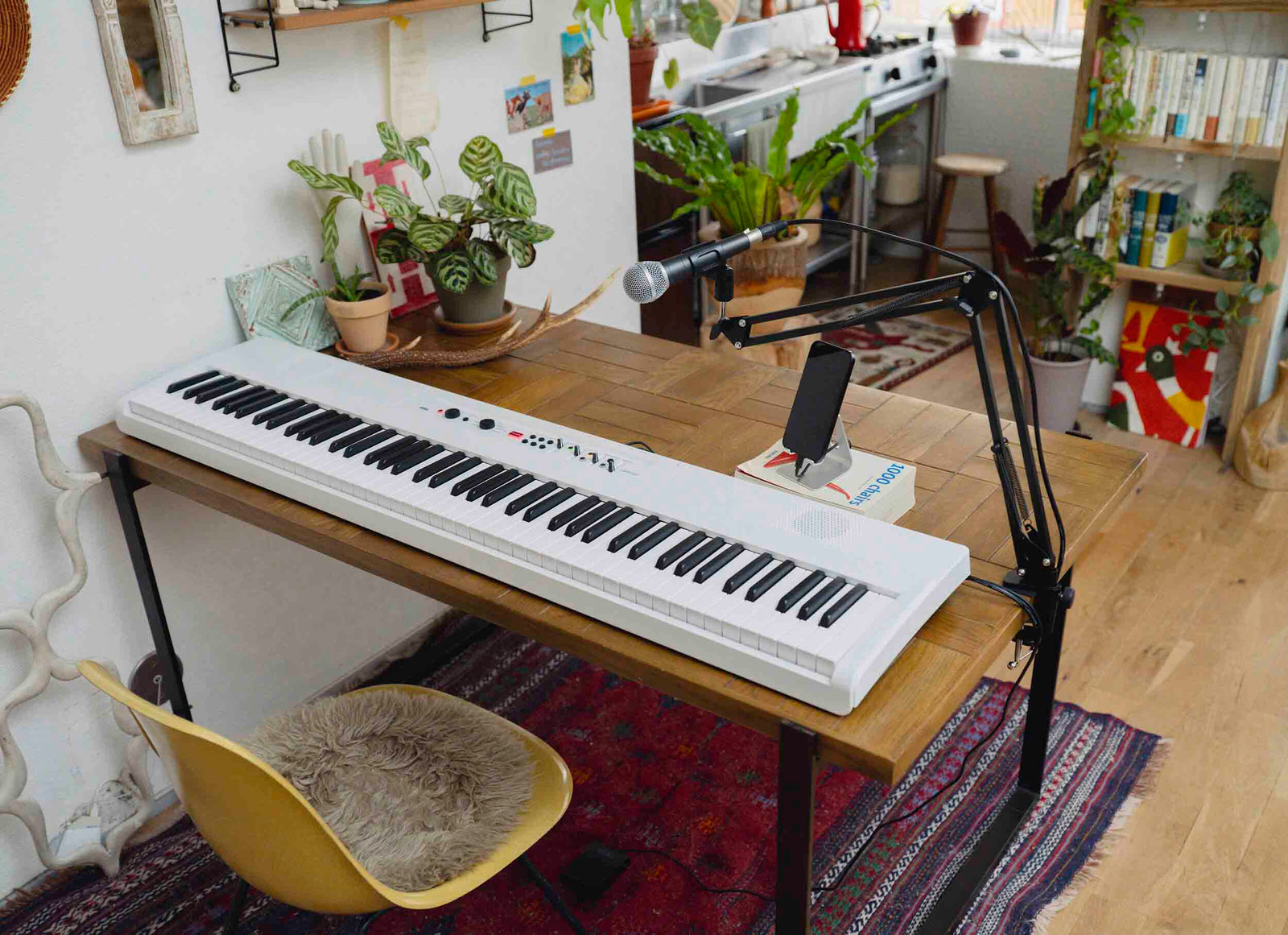 Korg L1LIVE 88-Key Digital Piano with Mic by Korg