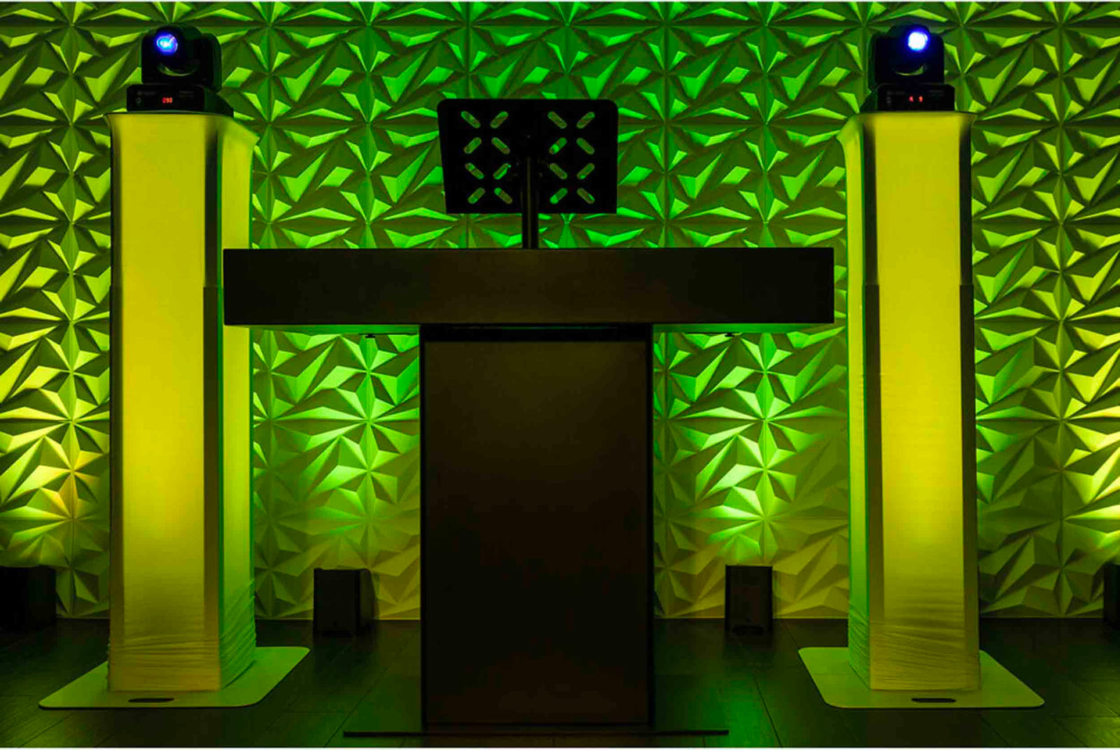 Colorkey CKU-6230 MobilePar Pro HEX 6 Wireless Battery-Powered RGBAW+UV LED Fixture by ColorKey