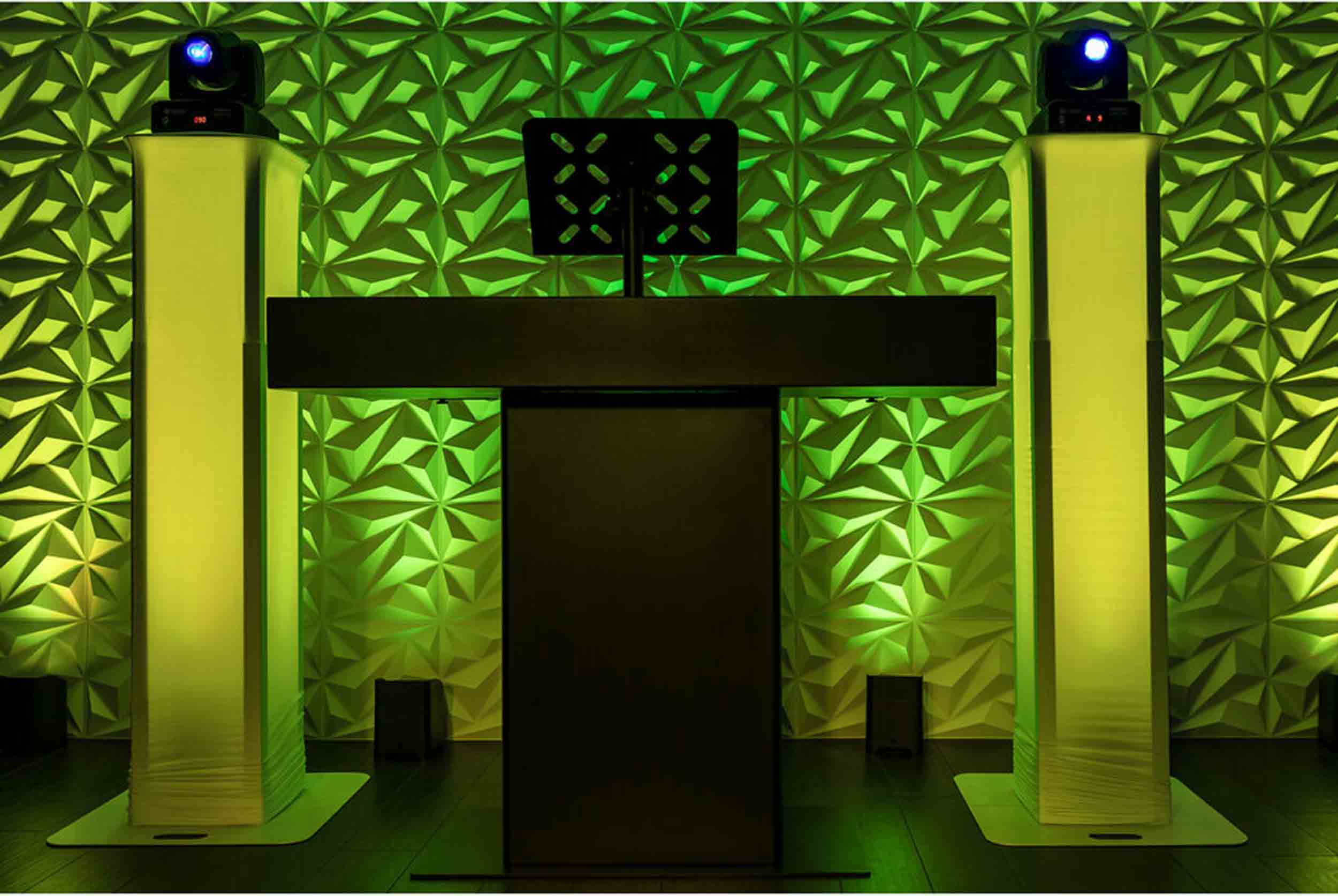 Colorkey CKU-6230 MobilePar Pro HEX 6 Wireless Battery-Powered RGBAW+UV LED Fixture by ColorKey
