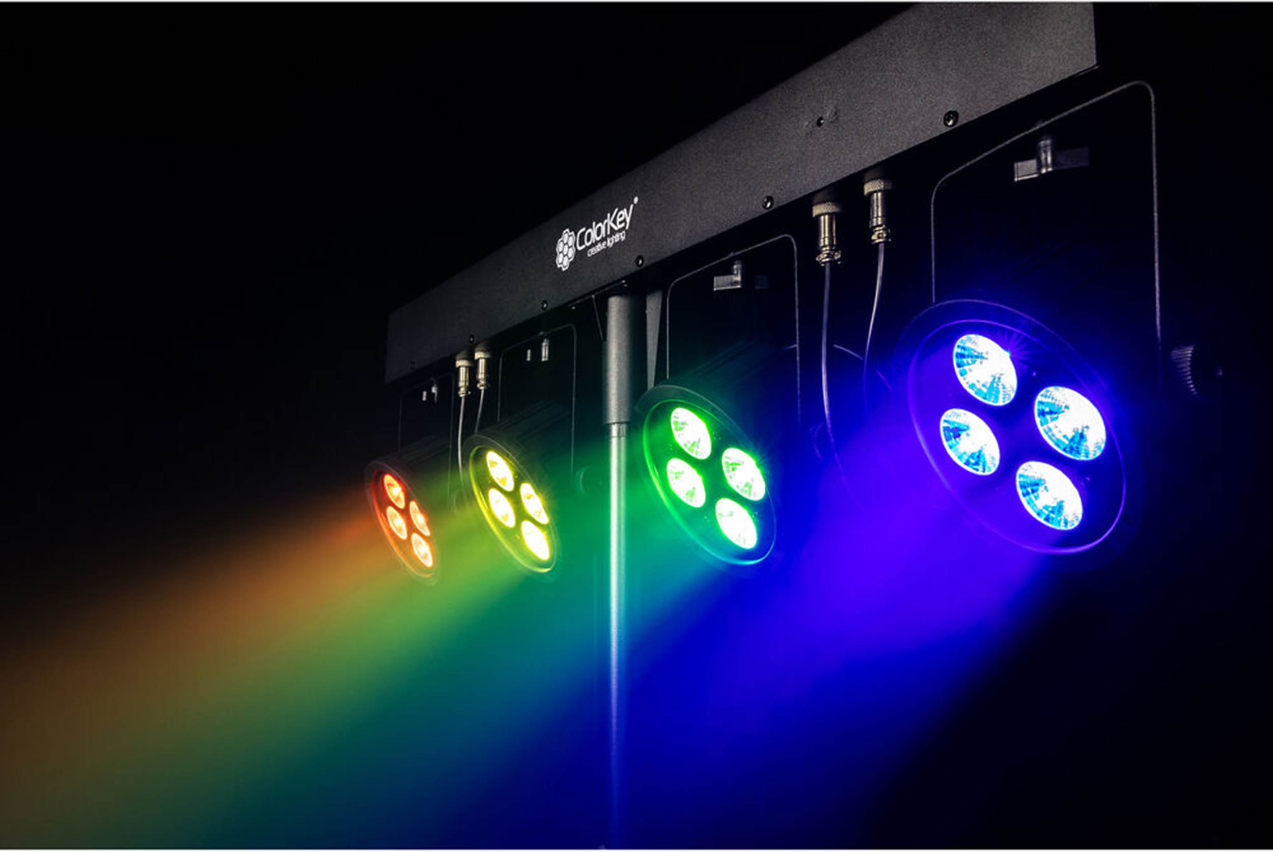 B-Stock: Colorkey CKU-3062 PartyBar Mobile 100 EL - Battery-Powered LED Light Bar with 4×10W RGBW Par Lights by ColorKey