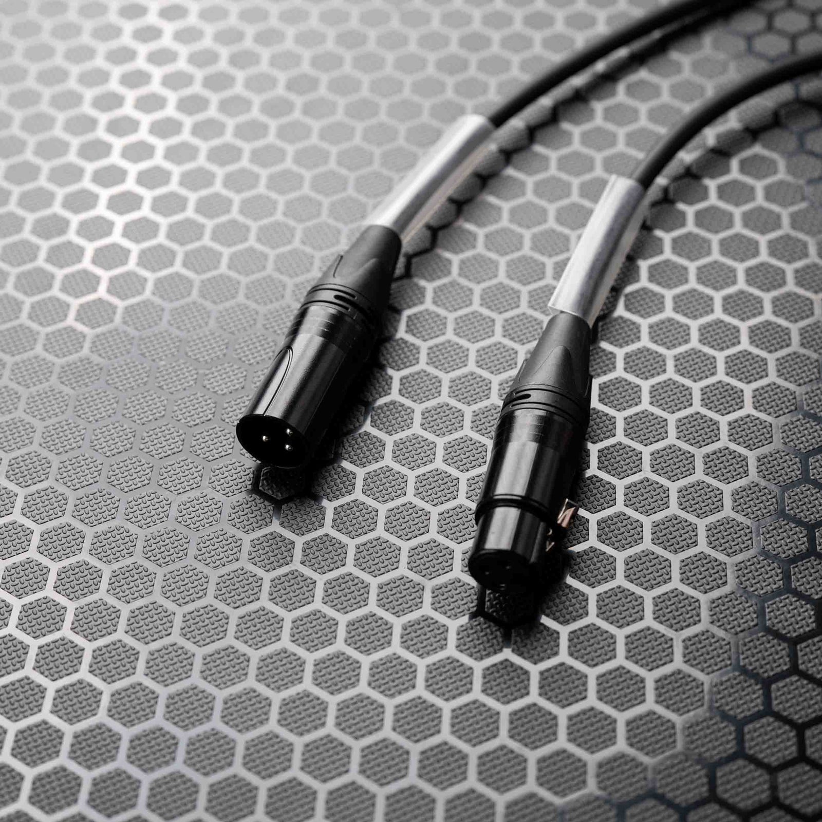 Tour Konnect T-3PDMX10, 10 ft DMX Lighting Control Cable with 3-Pin XLR by Tour Konnect